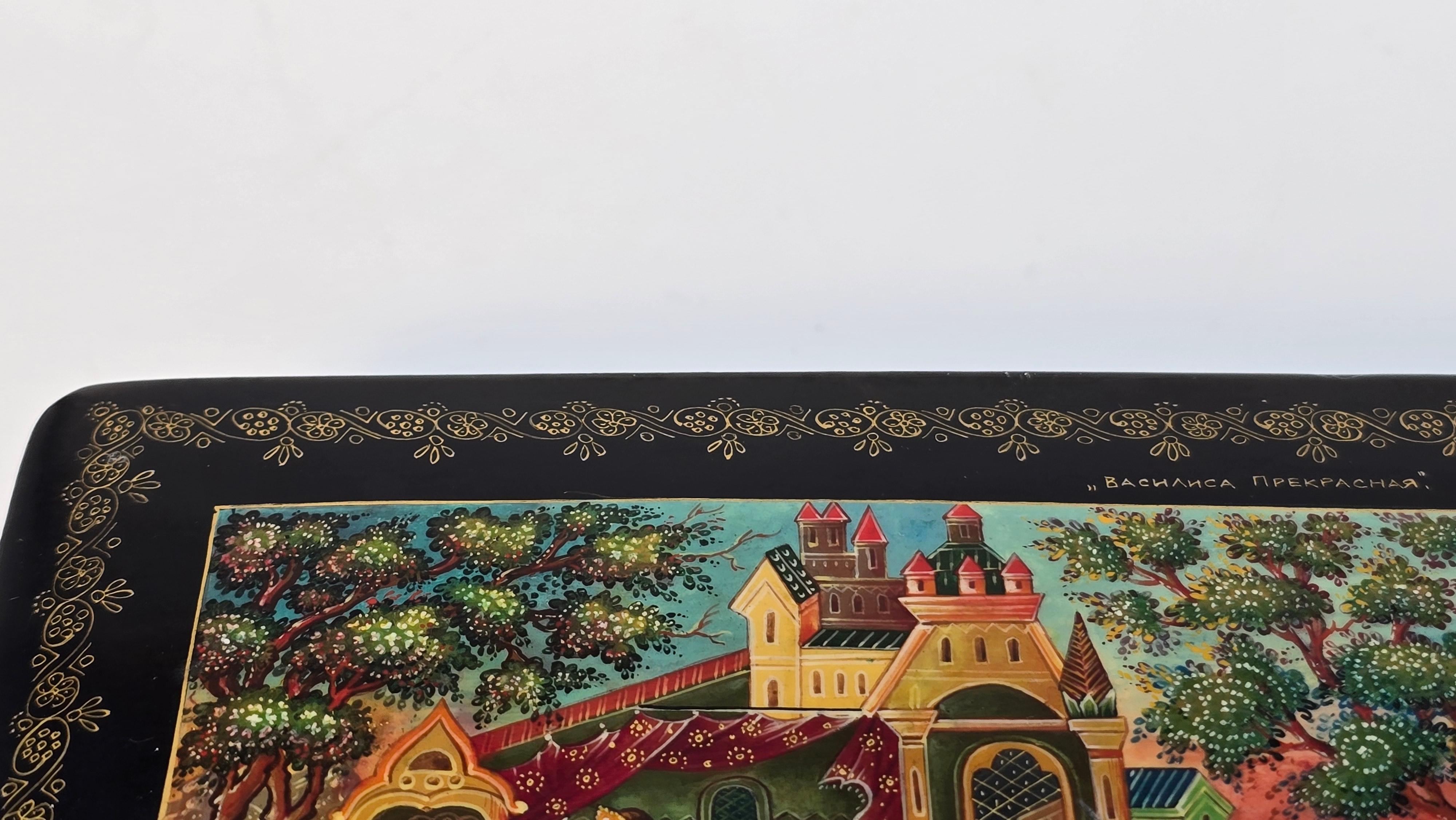 A Russian hand painted papier mâché box decorated with intricate scenes C1920 For Sale 3