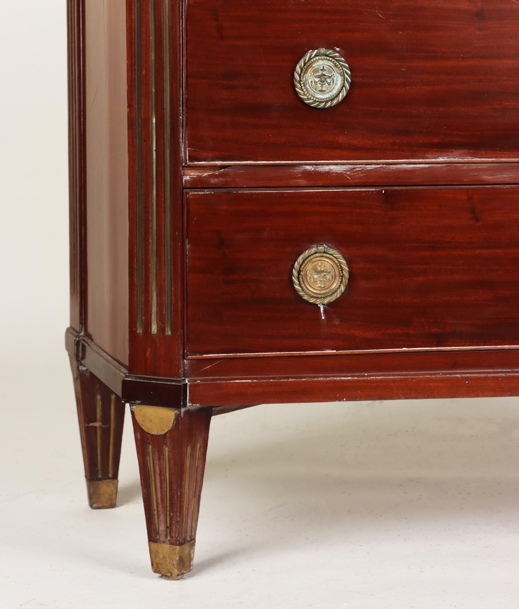 Russian Neoclassical Brass Mounted Mahogany Commode, Early Nineteenth Century 1