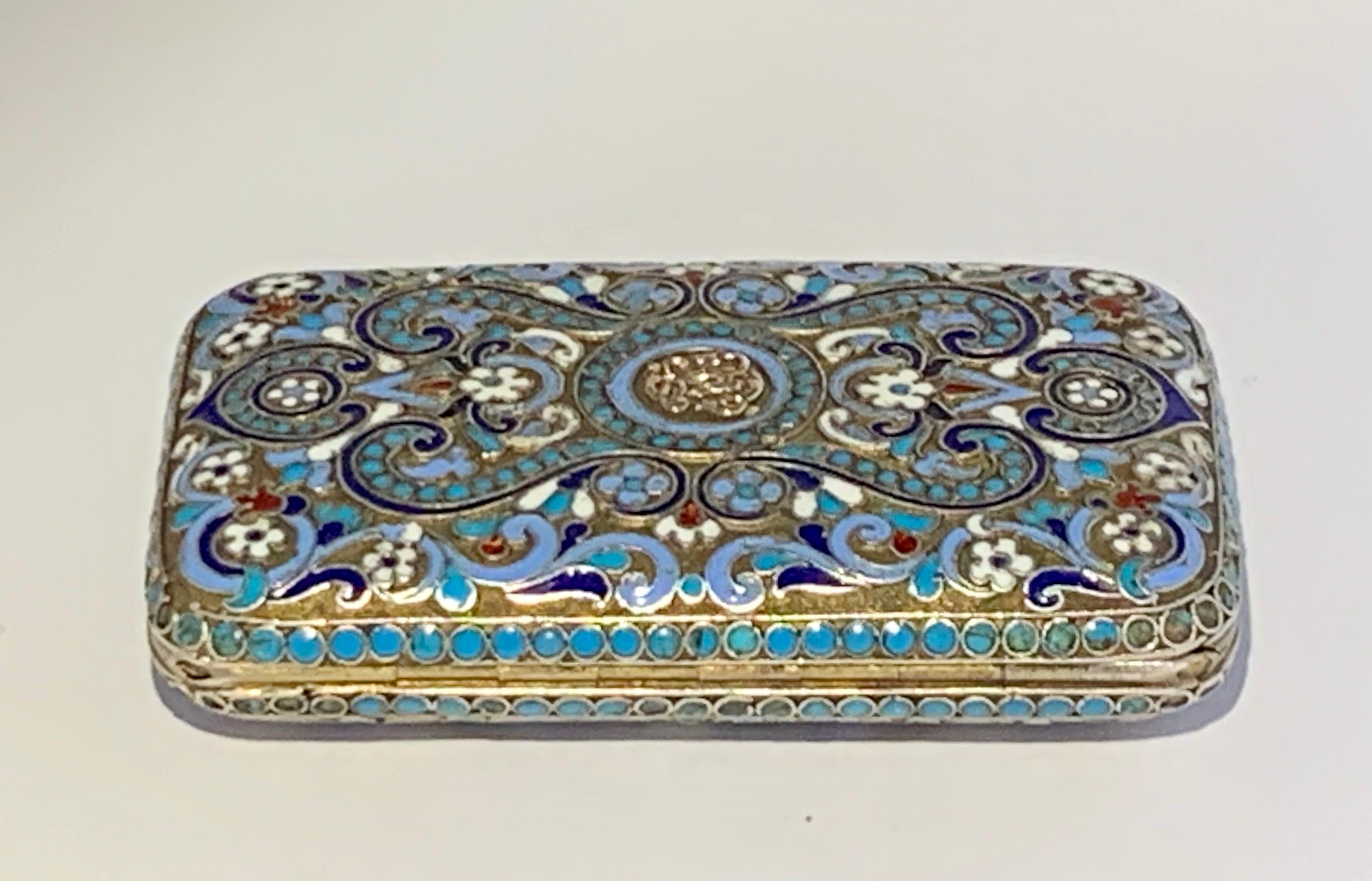 Caja rusa de plata dorada y esmalte cloisonné en venta 5