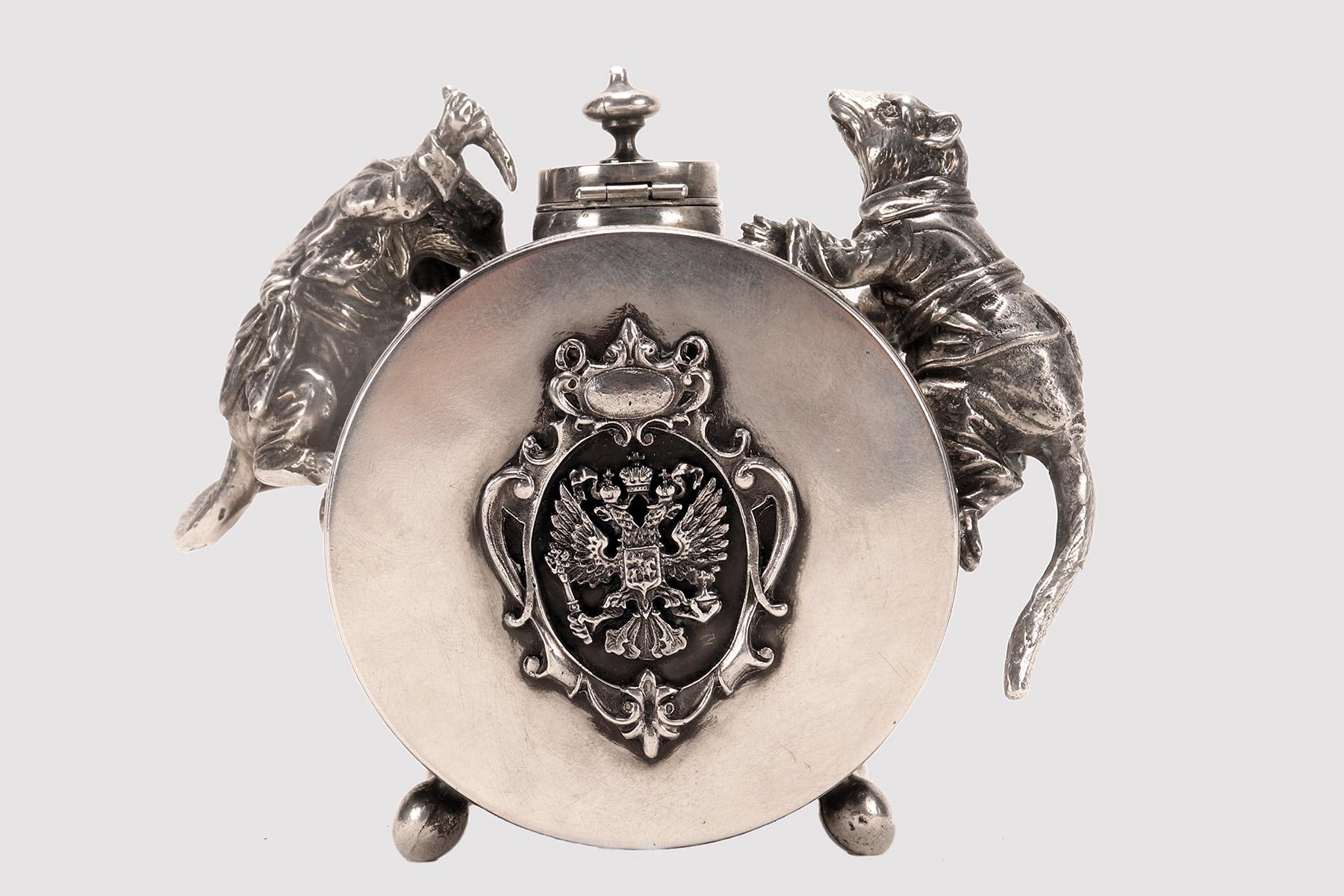 A Russian silver inkwell, jeweler: Johann Fredrik Akerblom, St. Petersburg 1836. In Good Condition For Sale In Milan, IT