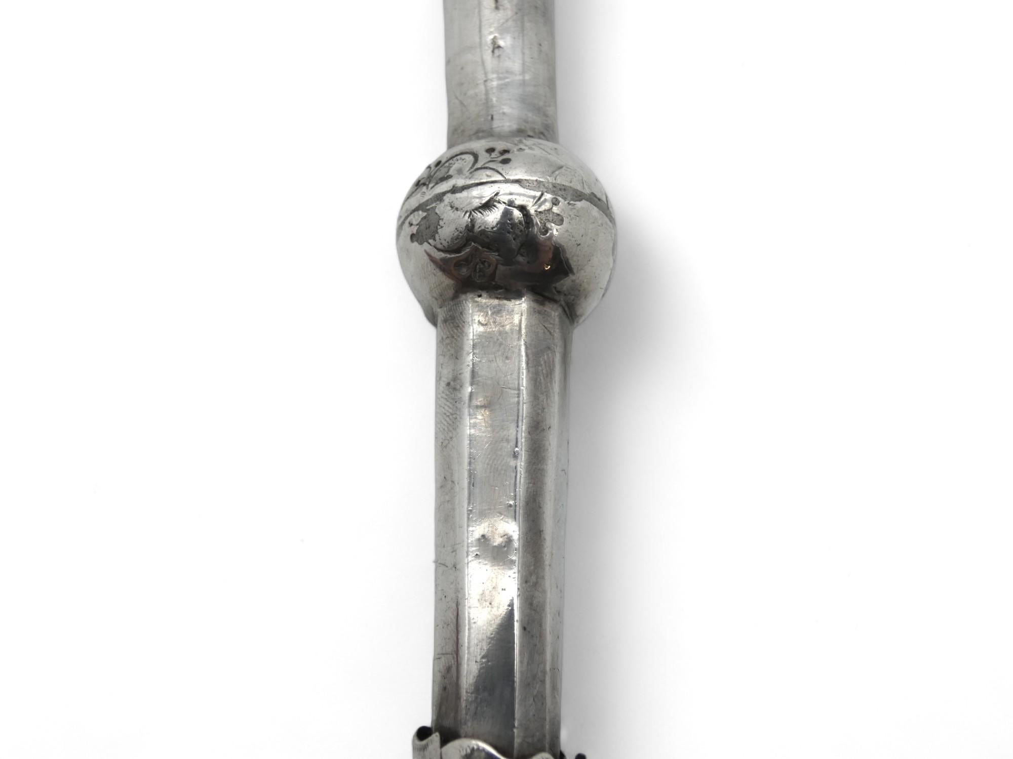 Russo Puntatore di Torah russo in argento, fine del XIX secolo in vendita