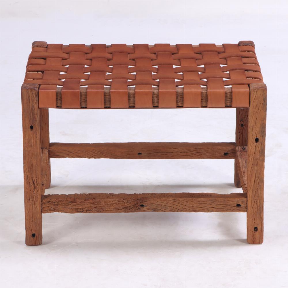 Banco rústico francés de madera con asiento de cuero tejido, C. 1930. Francés en venta
