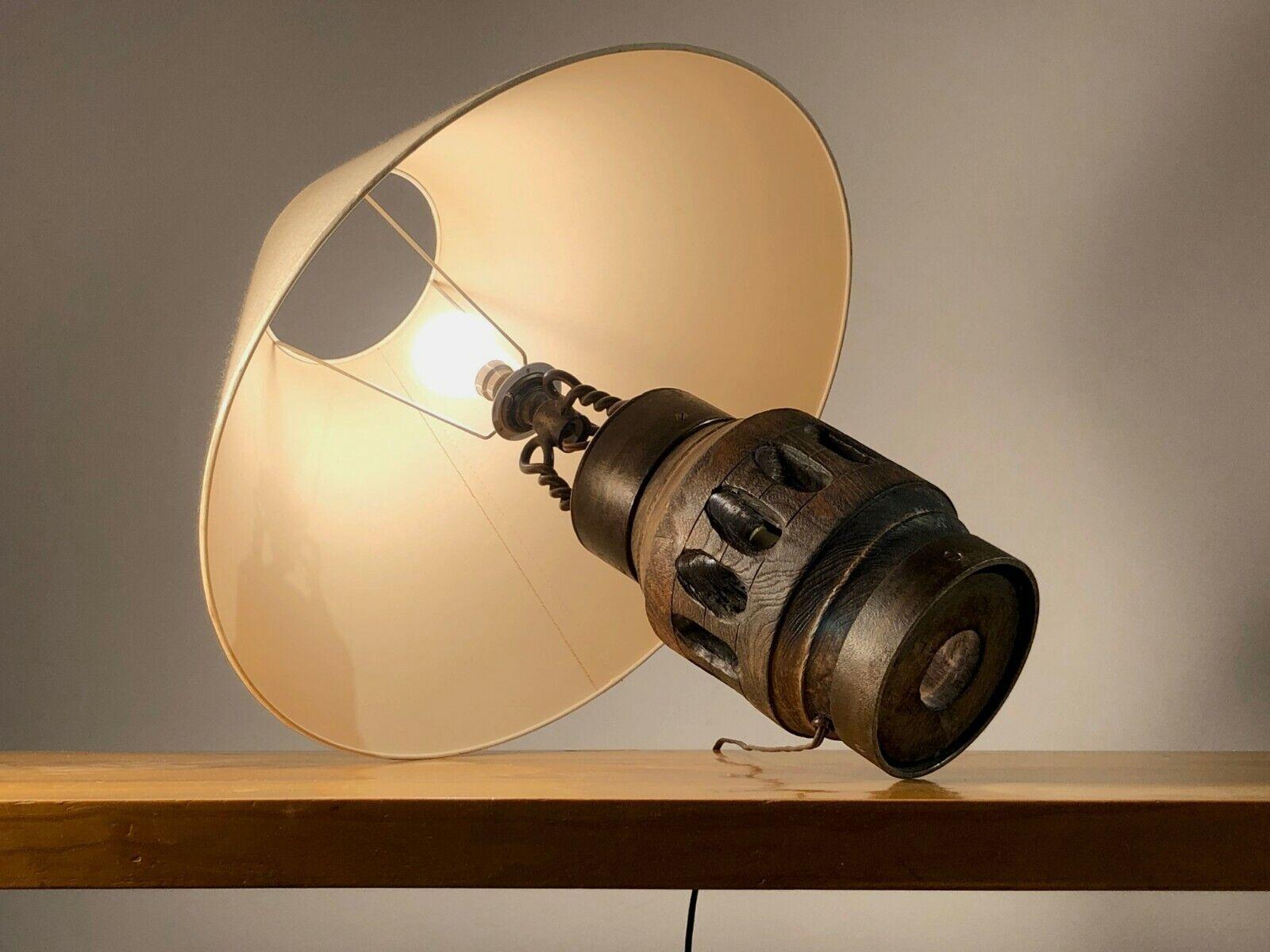 A RUSTIC-MODERN BRUTALIST Schmiedeeisen- und Holz-TABLE LAMP, Frankreich 1950 im Angebot 1