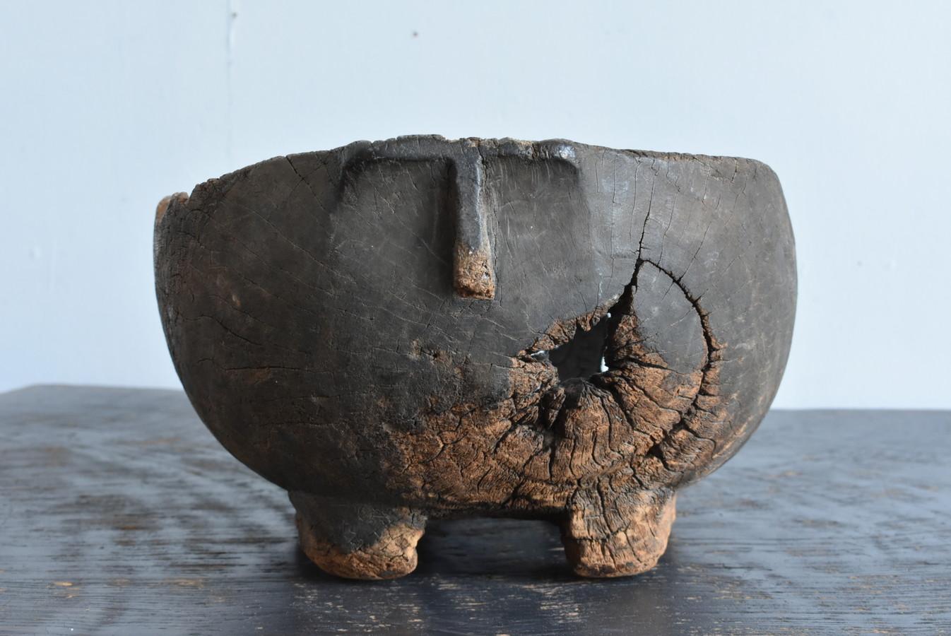 Southeast Asian Rustic Old Wooden Bowl from Southeast Asia / a Hollow Container