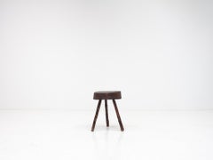Tabouret rustique tripode, plateau en orme et pieds en branches en finition Nature, France
