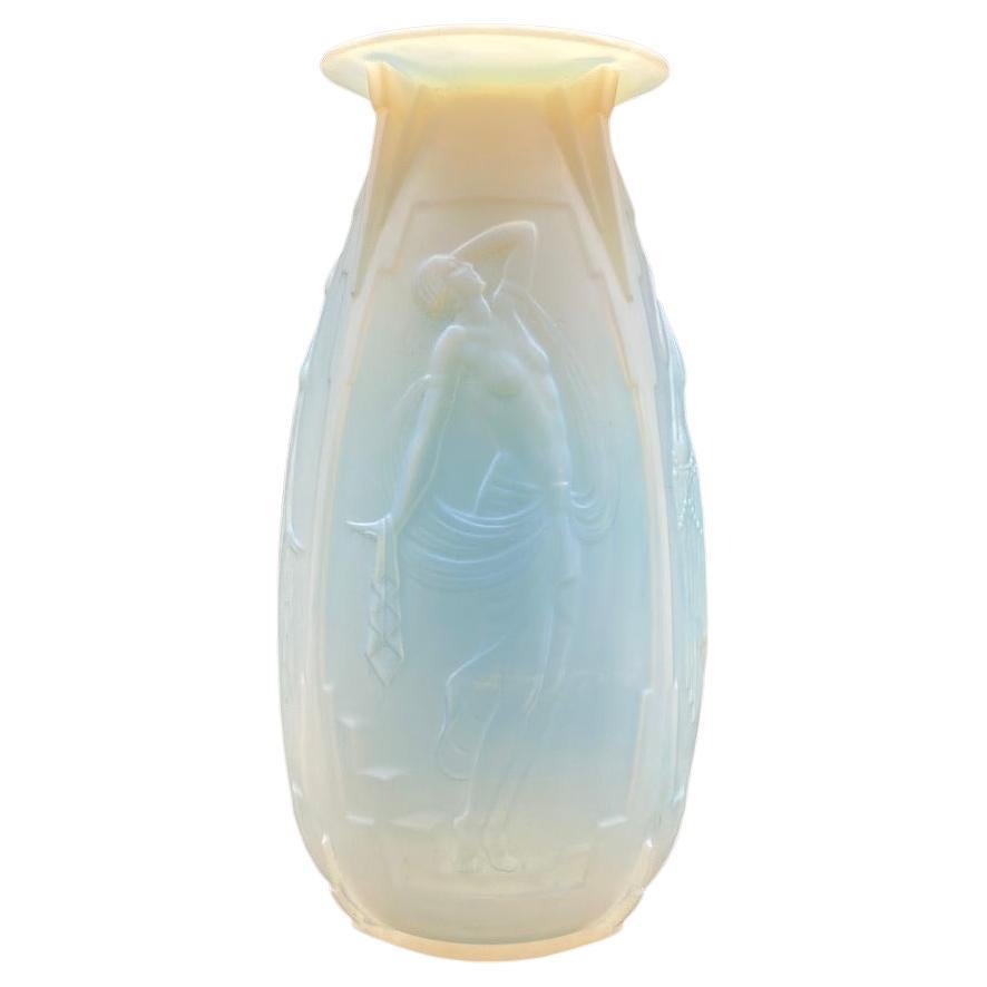 A Sabino Art Deco Frivolities Opalescent Glass Vase 