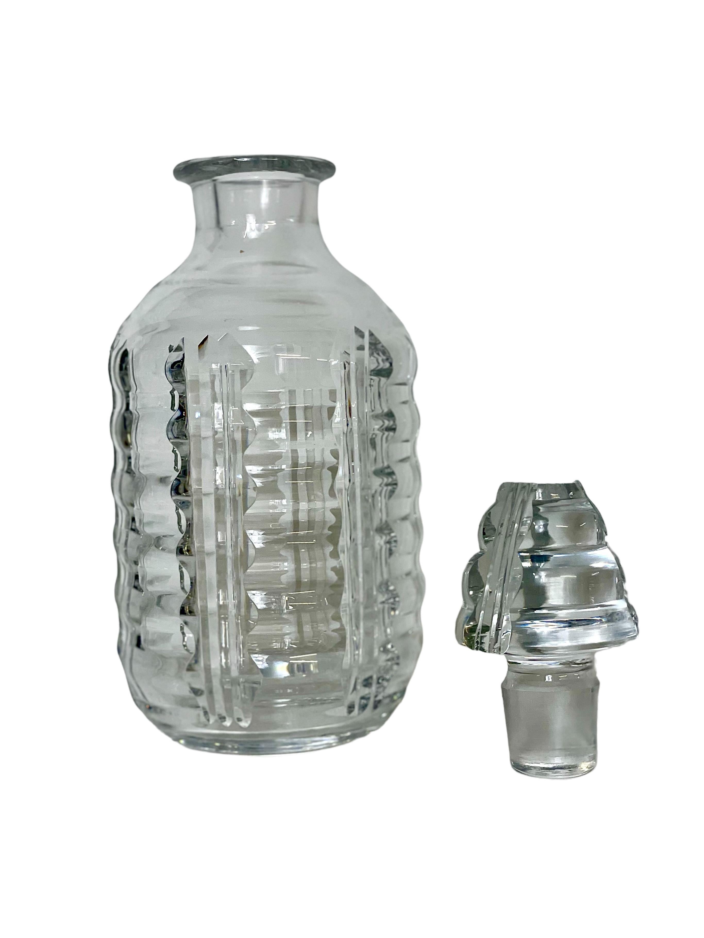 Decantador con tapa de cristal Saint Louis vintage y seis vasos de cristal en venta 1