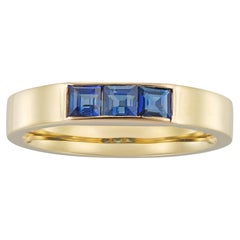 Un anillo de zafiro y diamantes