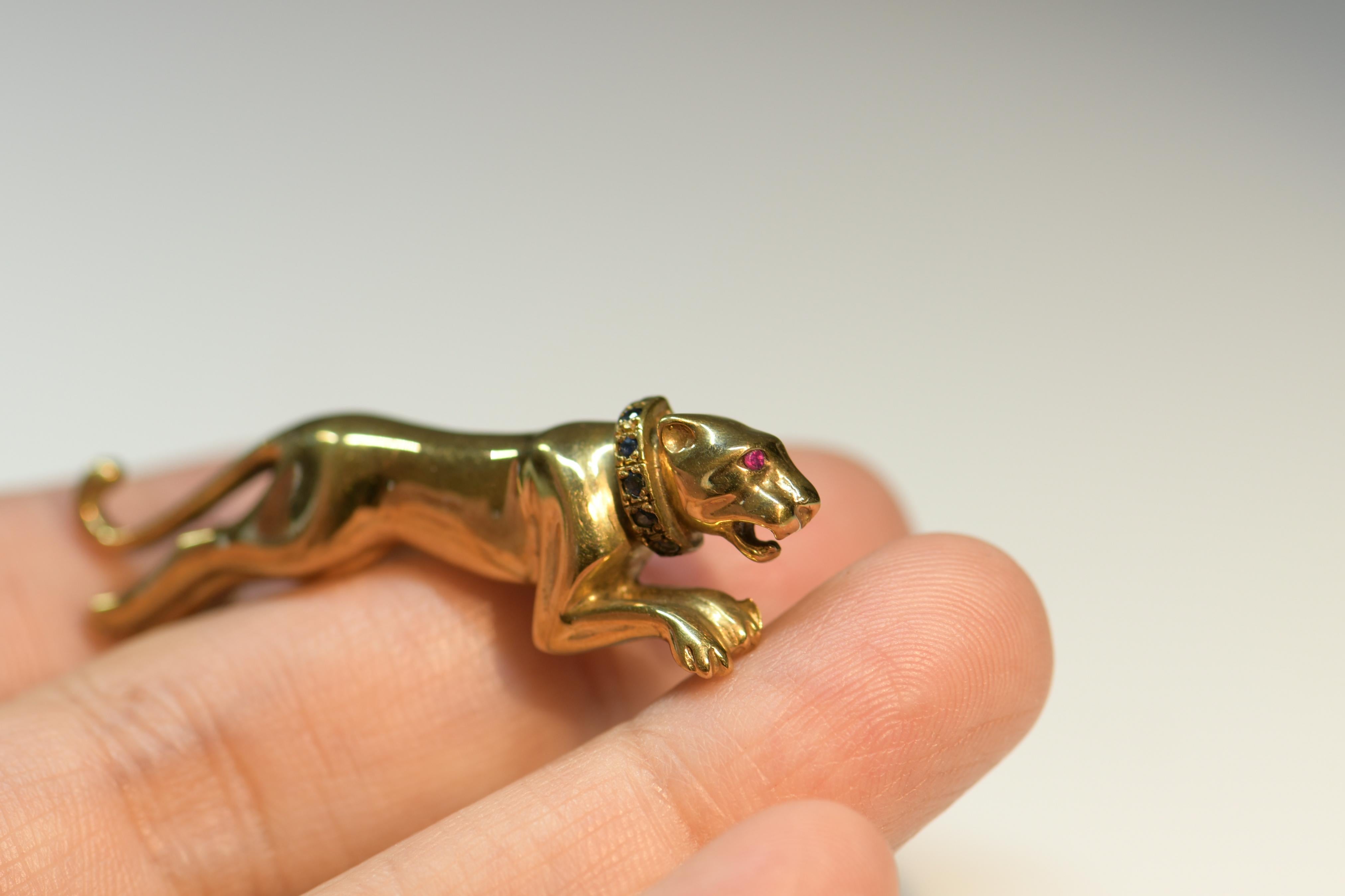 Women's or Men's Sapphire and Ruby Running Panther Gold Brooch, circa 1980s