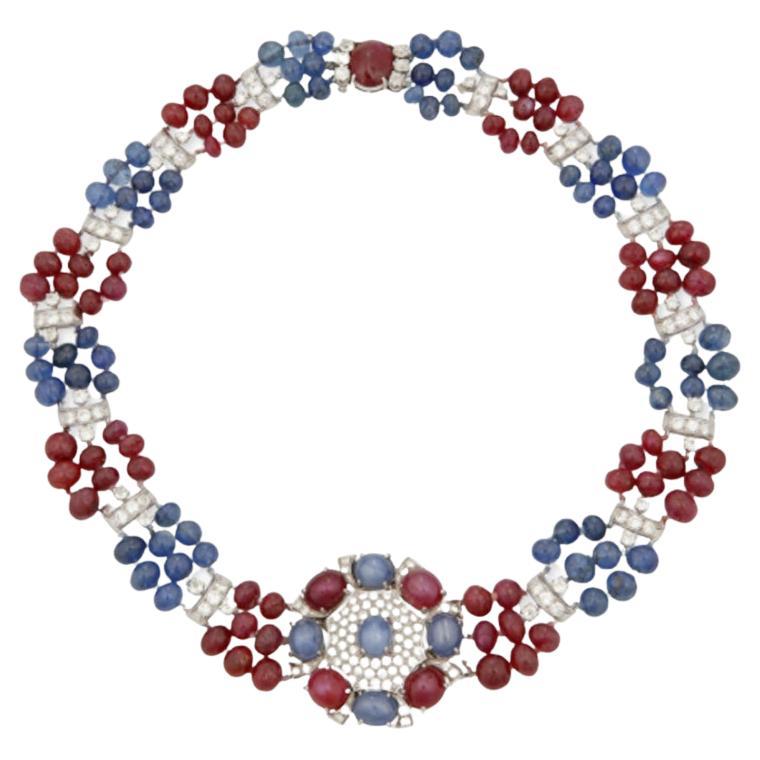 Retro-Halskette aus Platin mit Saphiren, Rubinen und Diamanten, ca. 1950er Jahre im Angebot