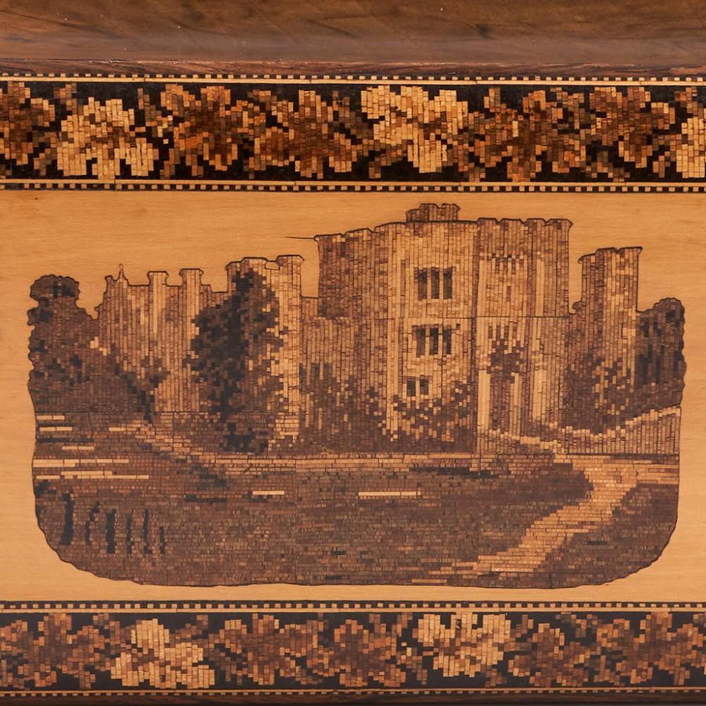 Boîte à thé à deux compartiments de style sarcophage représentant le château de Hever, vers 1870 en vente 2