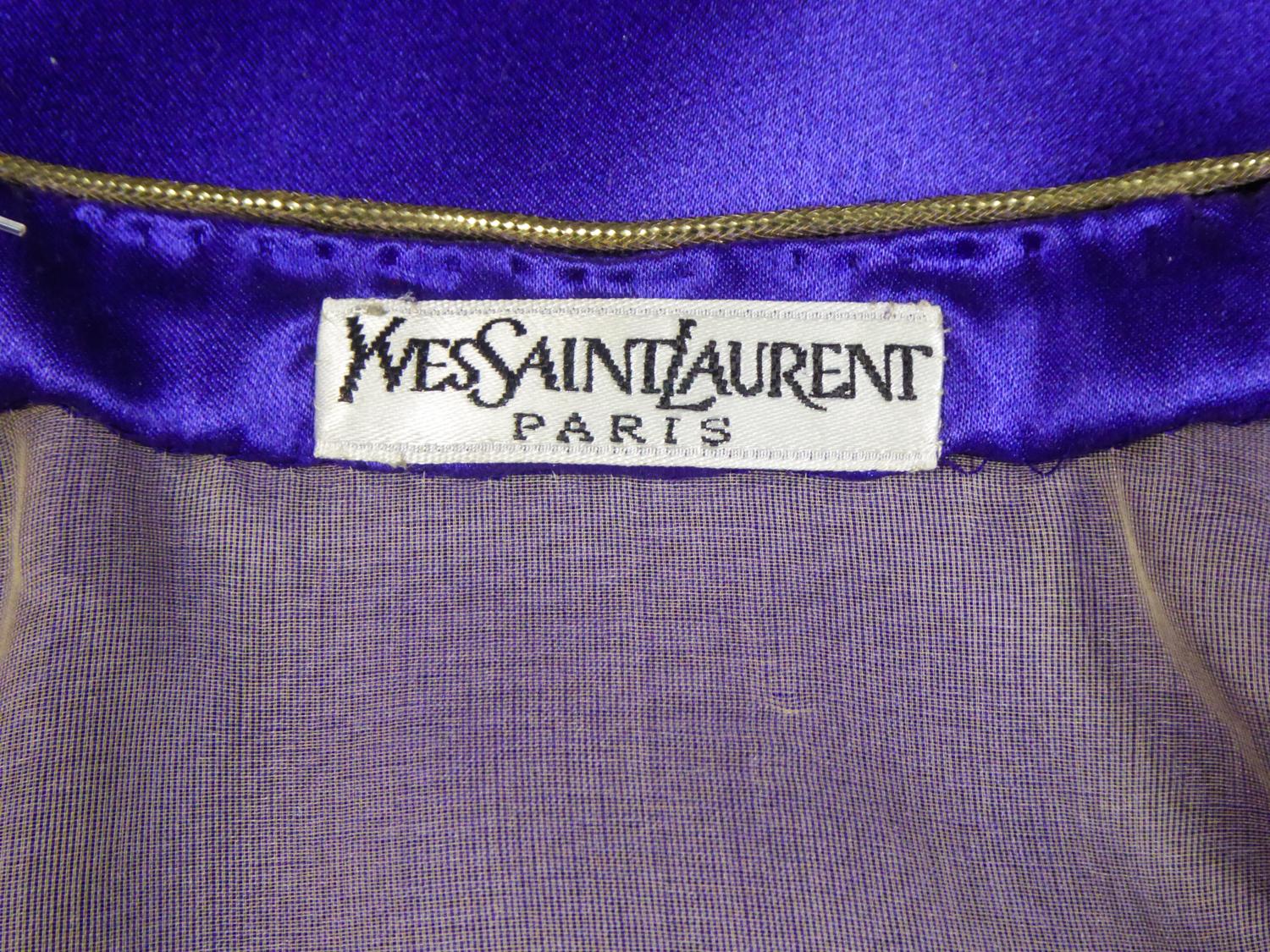 Donna Un set di camicetta in raso e gonna in velluto di Yves Saint Laurent Couture Circa 2000 in vendita