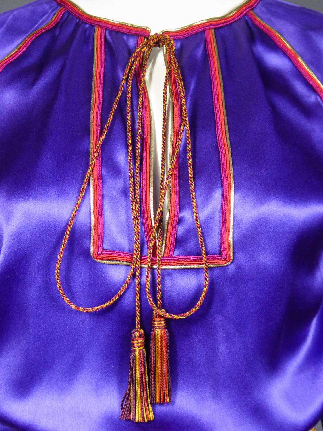 Un set di camicetta in raso e gonna in velluto di Yves Saint Laurent Couture Circa 2000 in vendita 3