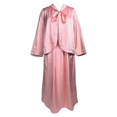 Vintage A satin pink Nightdress and Bolero with quilted bows - France 1950-1960