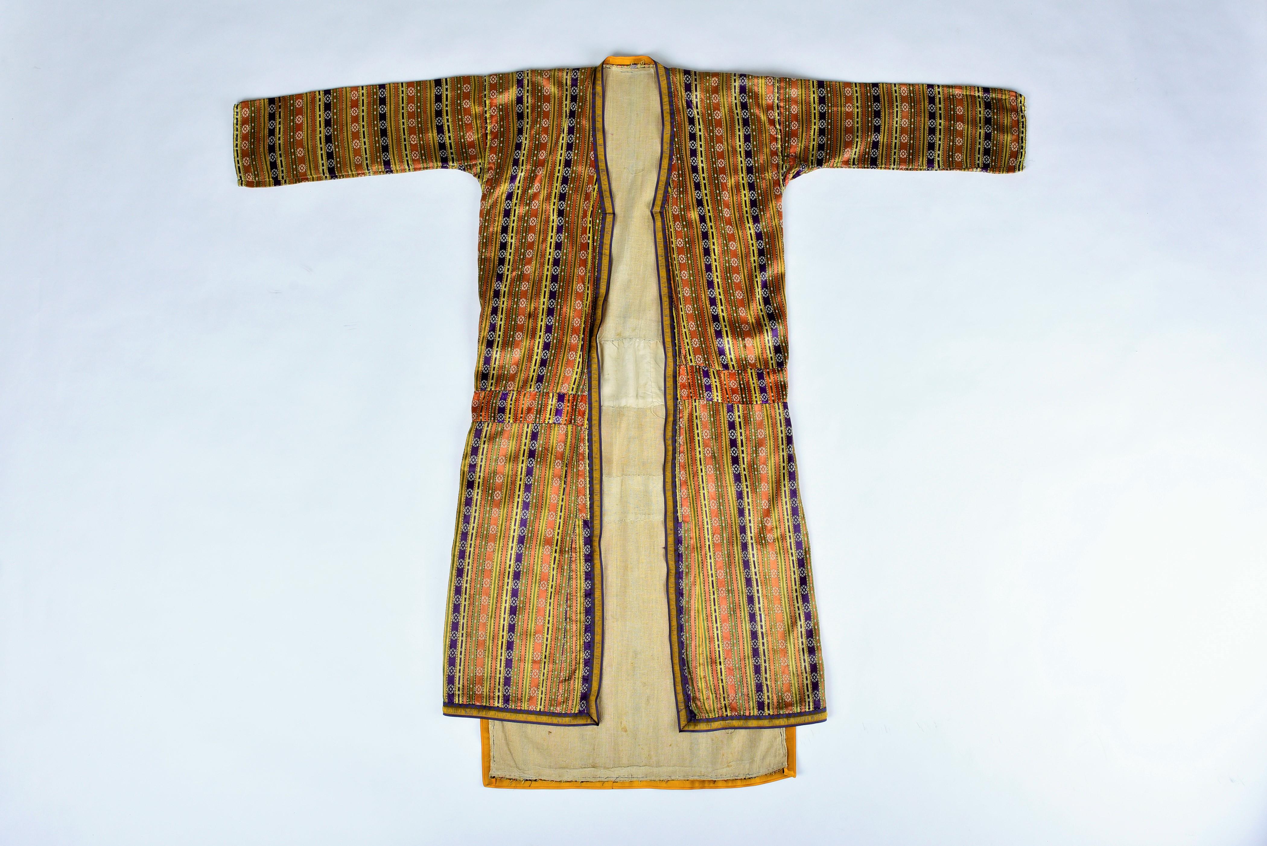 A Satin Striped Kaftan - Ottoman Empire Circa 1900 - 1920 For Sale 9