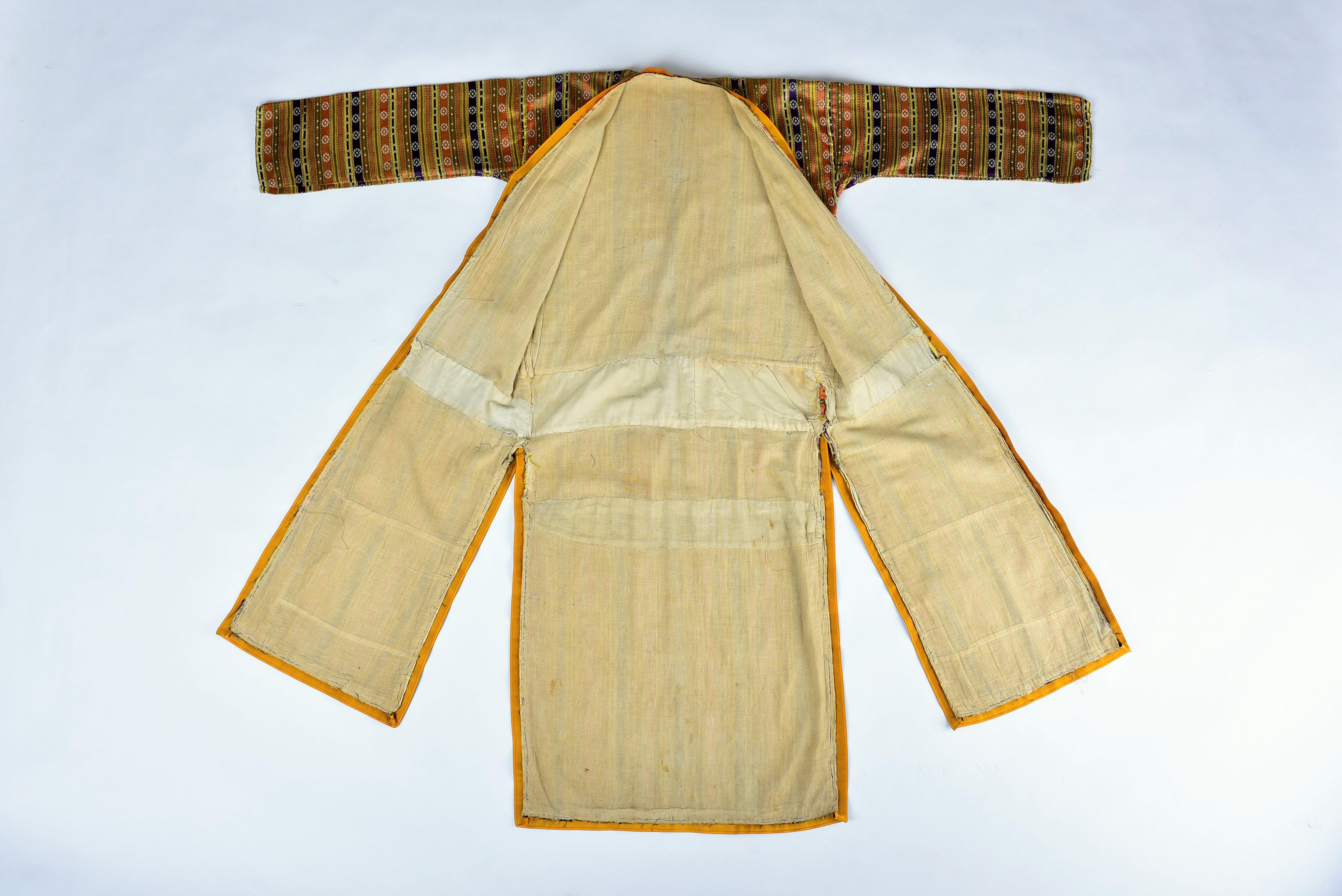 A Satin Striped Kaftan - Ottoman Empire Circa 1900 - 1920 For Sale 11