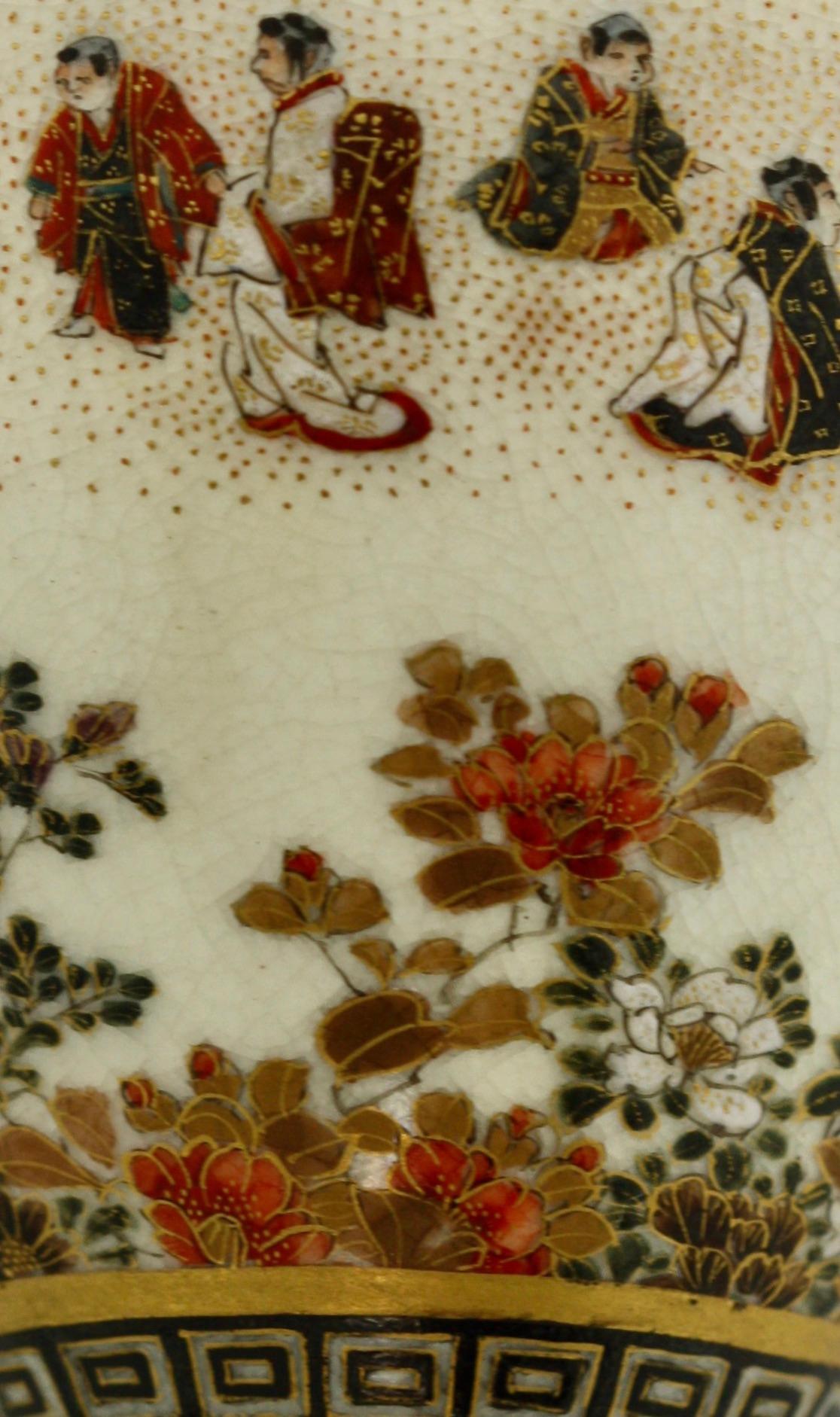 Un vase ovoïde à épaulement plat en faïence de Satsuma avec une bouche en forme d'ail par Yabu Meizan,
Osaka, 1853-1934,
décorée en émaux polychromes et dorés sur une glaçure claire et craquelée, délicatement peinte de femmes et d'enfants