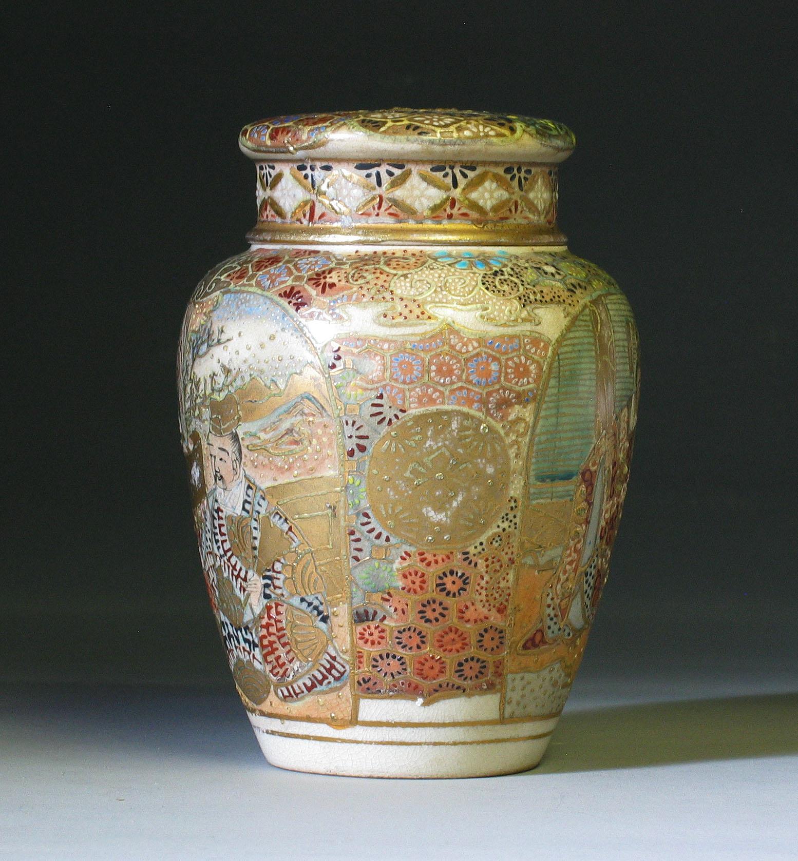 Satsuma Tea Caddy and Cover Meiji Era, Late 19th Century In Good Condition For Sale In Ottawa, Ontario