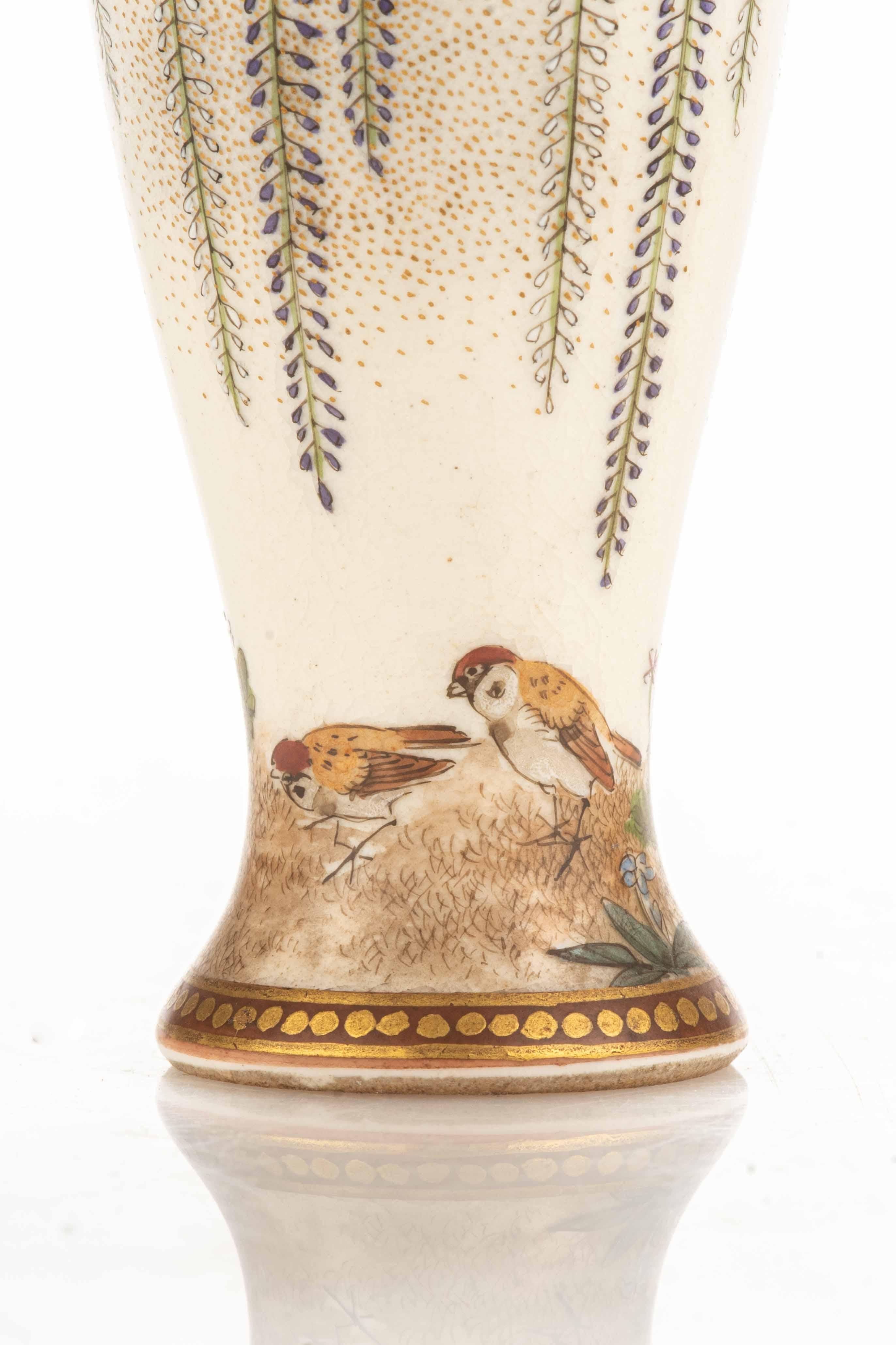 A Satsuma vase decorated with leaf motif and glitter, signed Kinkozan In Excellent Condition In Milano, IT