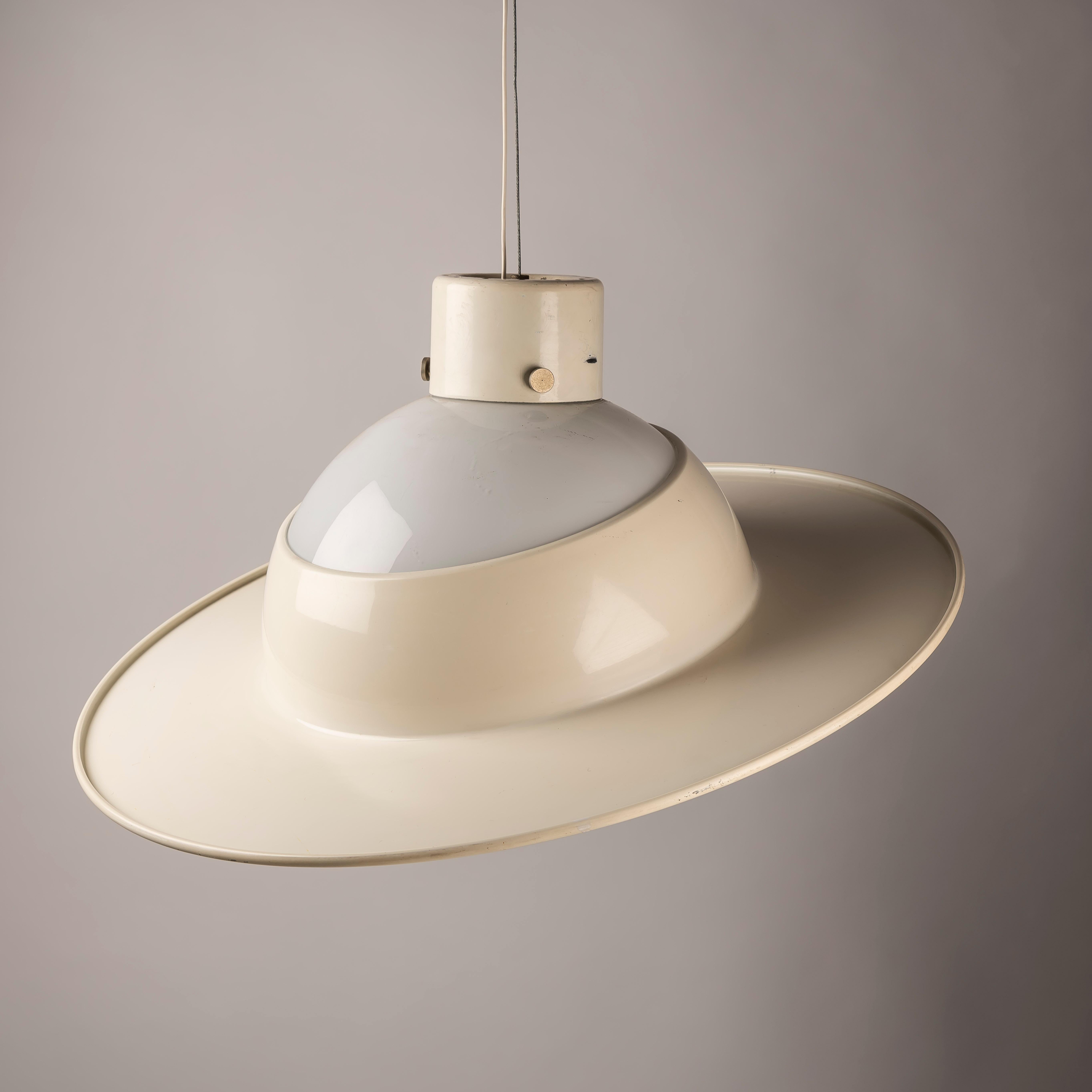 The Saturn metal and Murano glass Space Age Italian pendant lamp is a striking blend of mid-century modern design and artisanal craftsmanship, making it a perfect addition to any contemporary or vintage-inspired space. Its unique Saturn ring