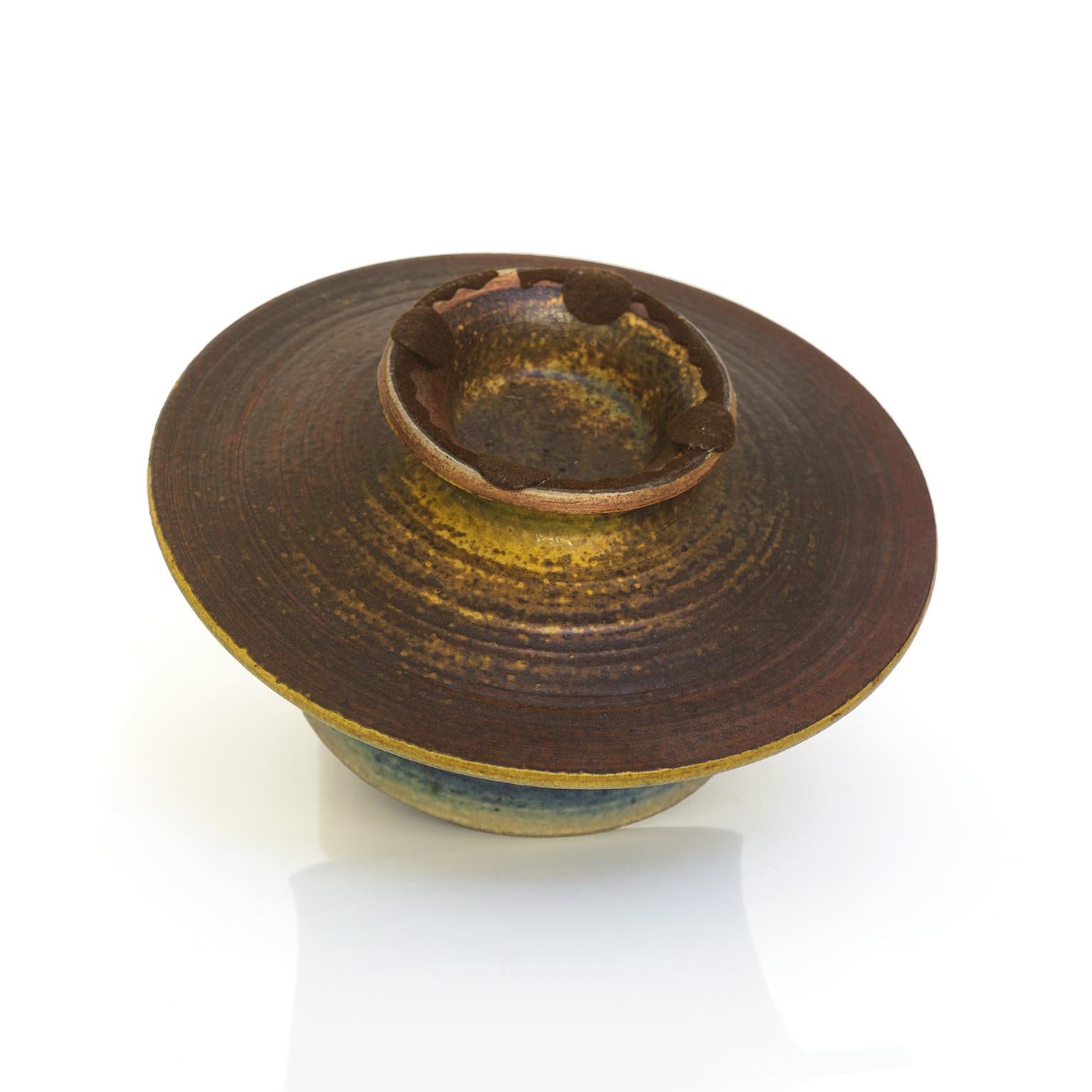 XX secolo Studio moderno scandinavo Vaso in ceramica con piede, Francesca Mascitti Lindh in vendita