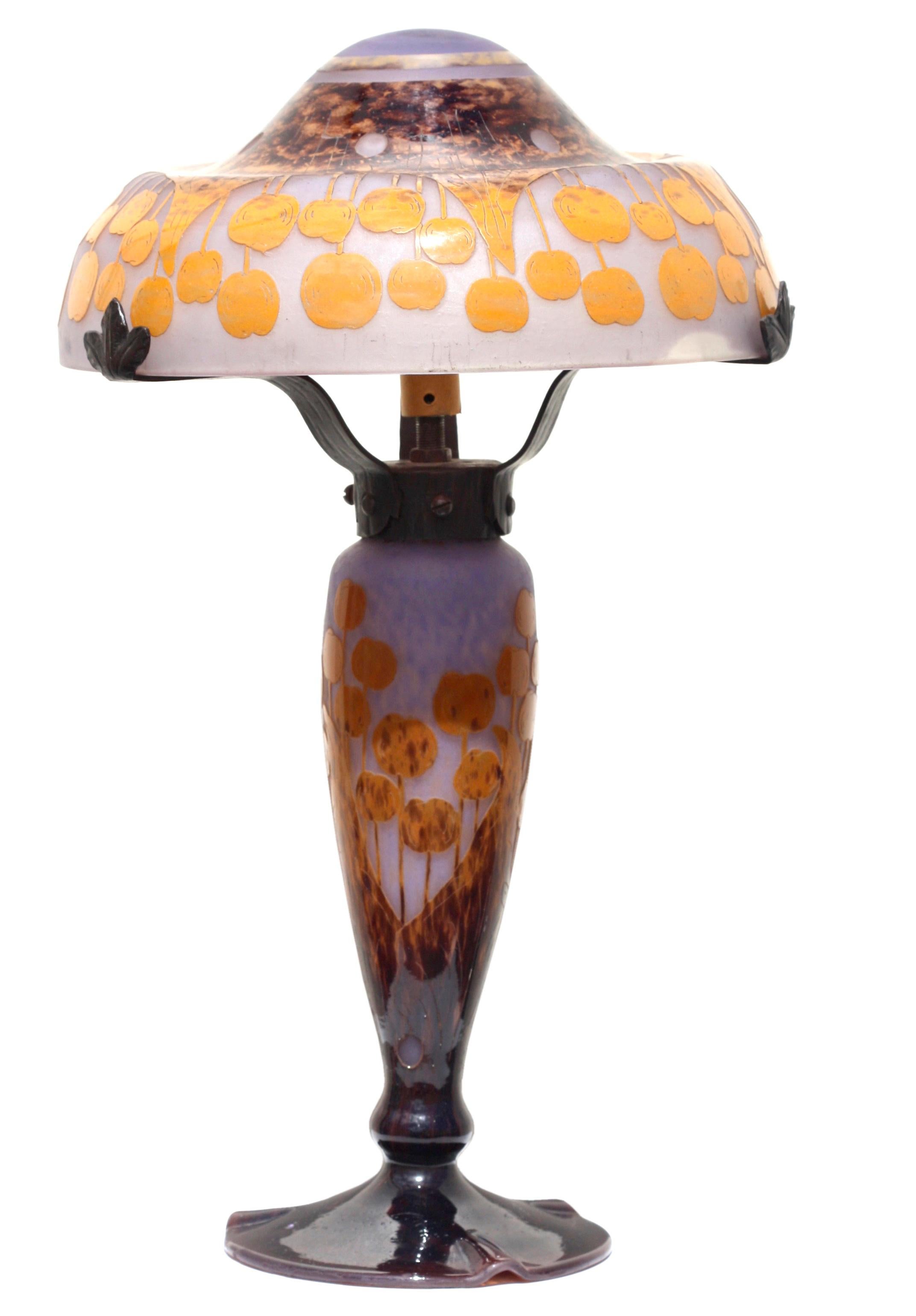 Schneider, LeVere Francais Cameo Glass Lamp, circa 1920 For Sale 4