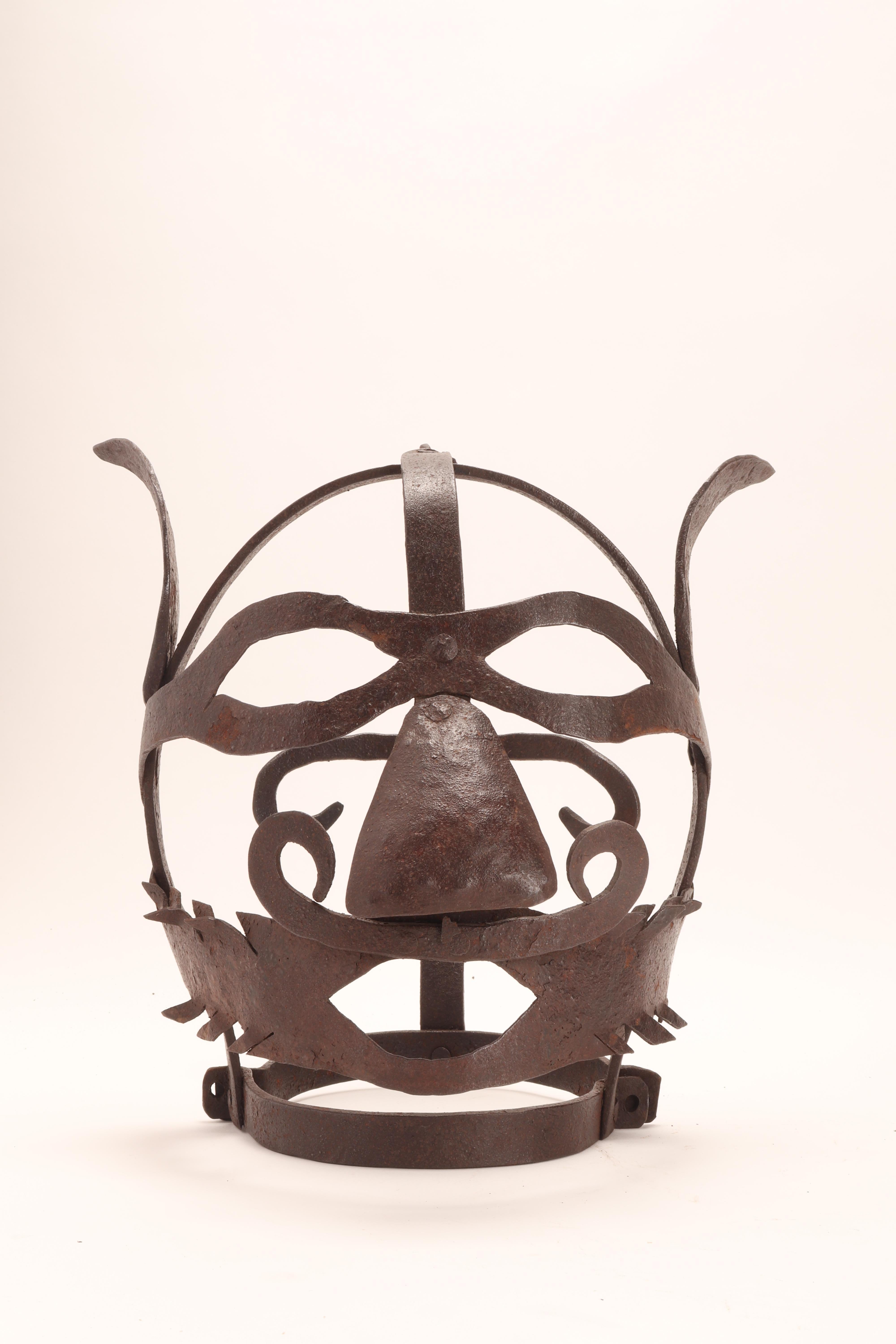 Scold’s Bridle Metal Mask, United Kingdom, 1700 In Excellent Condition In Milan, IT