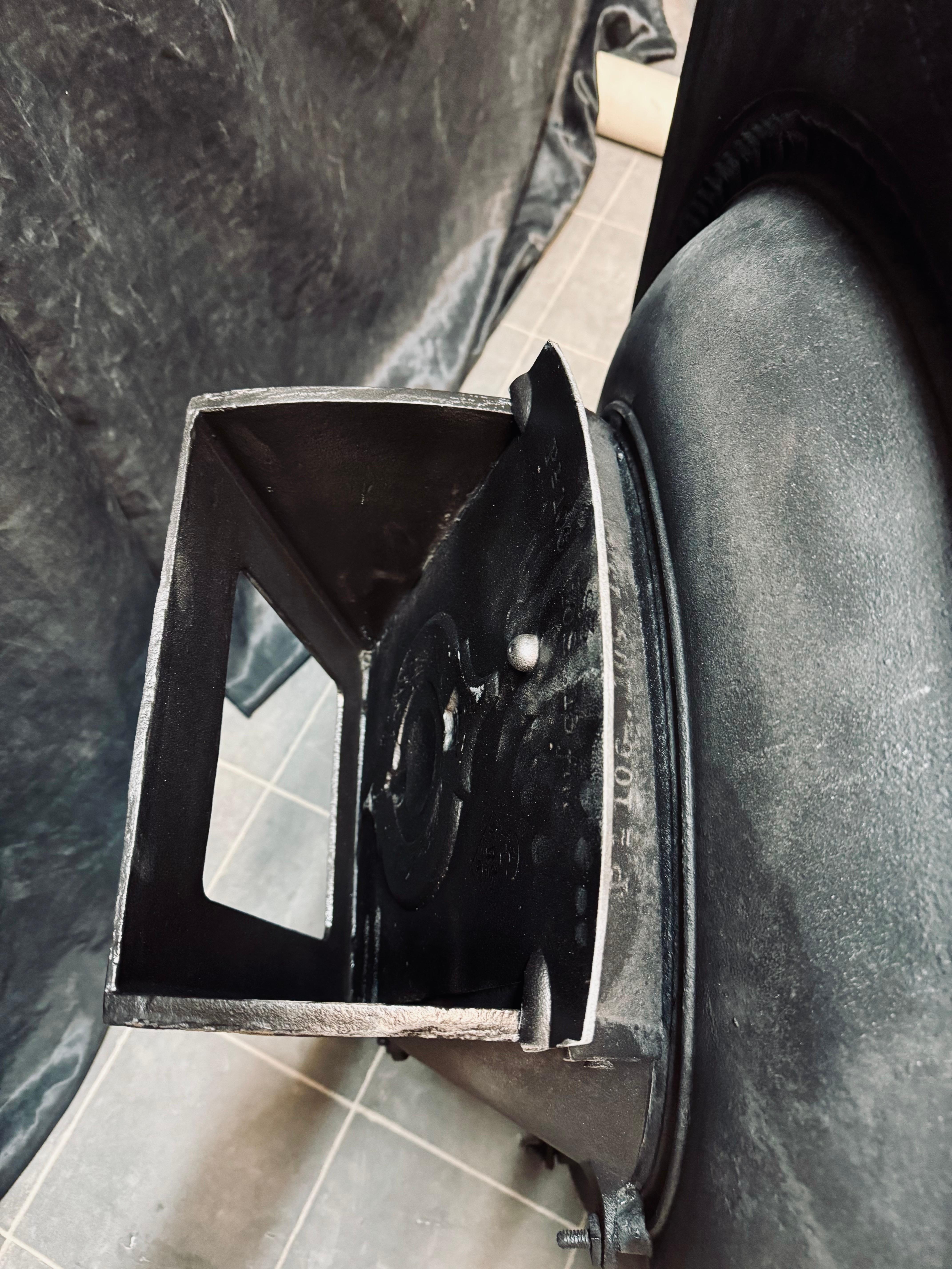 Ein schottischer Kamineinsatz aus Gusseisen aus dem 19. Jahrhundert. 8