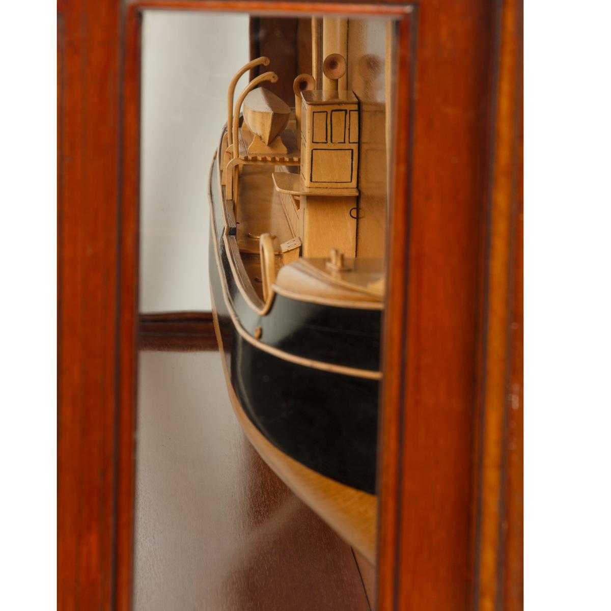 A Scottish builder’s cased half hull model of a herring drifter For Sale 1