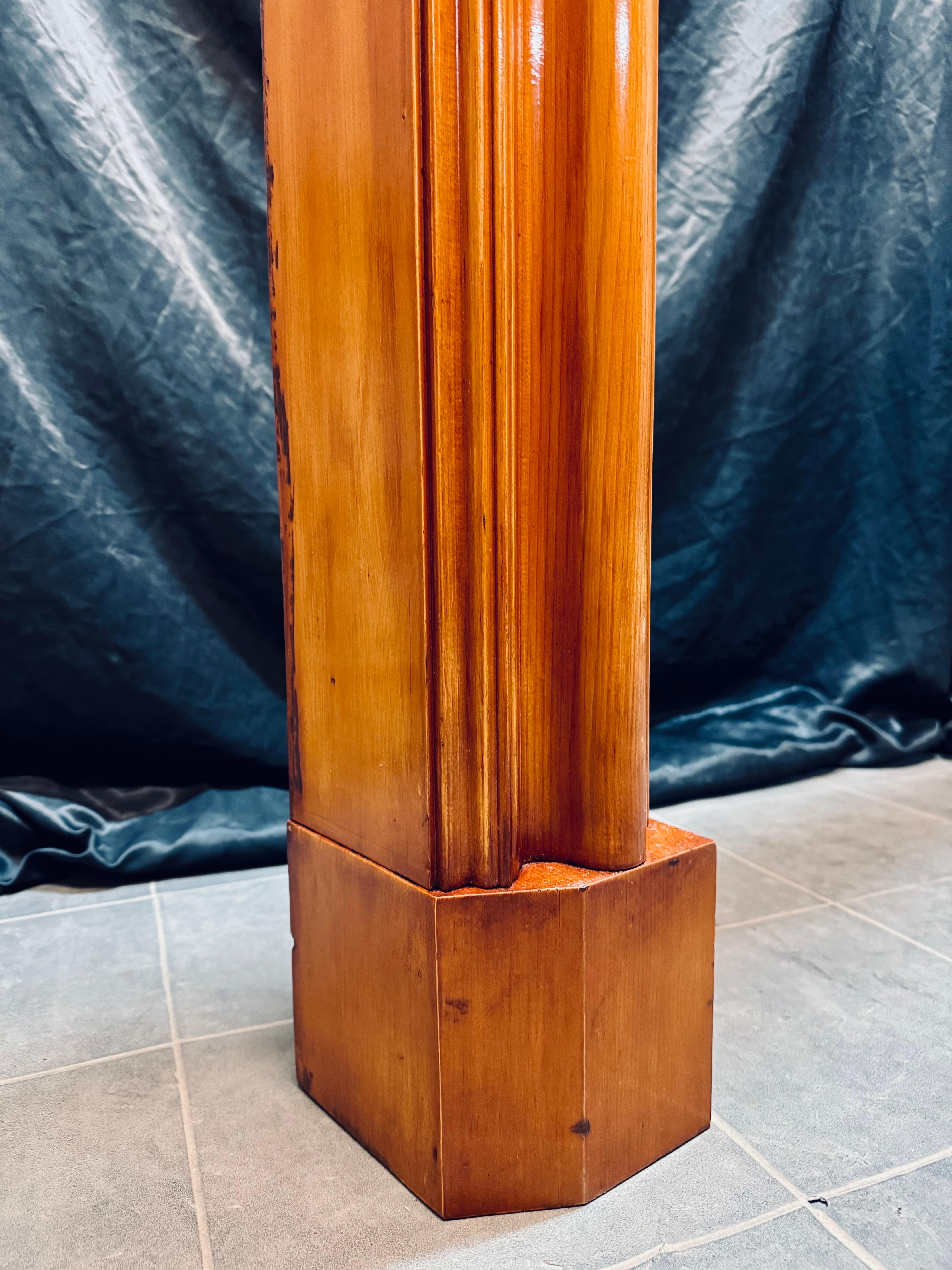 Revestimiento de chimenea escocesa eduardiana de pino silvestre. 5