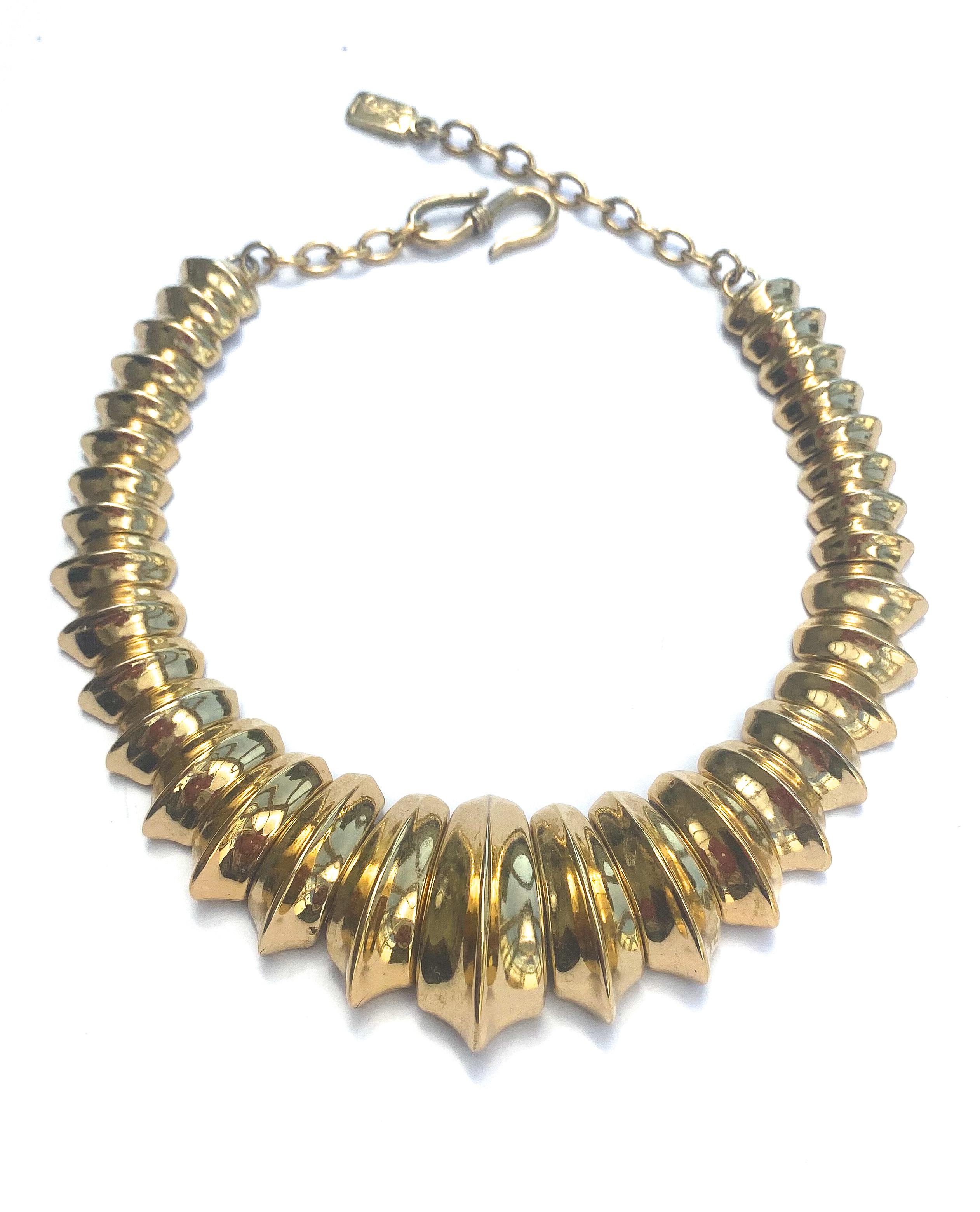 A sculpted gilt metal necklace, Yves Saint Laurent, France, 1980s In Excellent Condition For Sale In Greyabbey, County Down