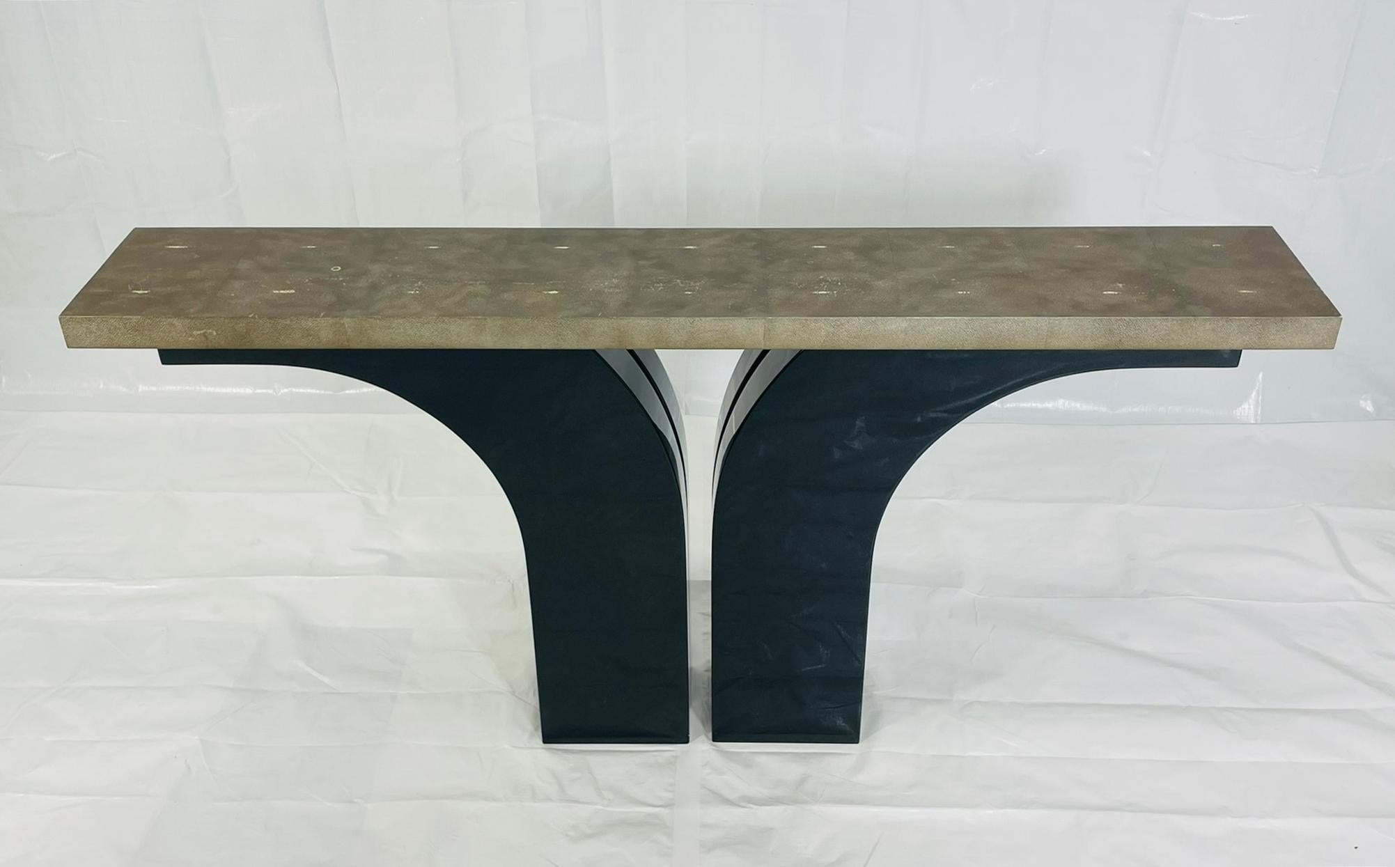 Console sculpturale avec plateau en galuchat à la manière de Karl Springer en vente 2