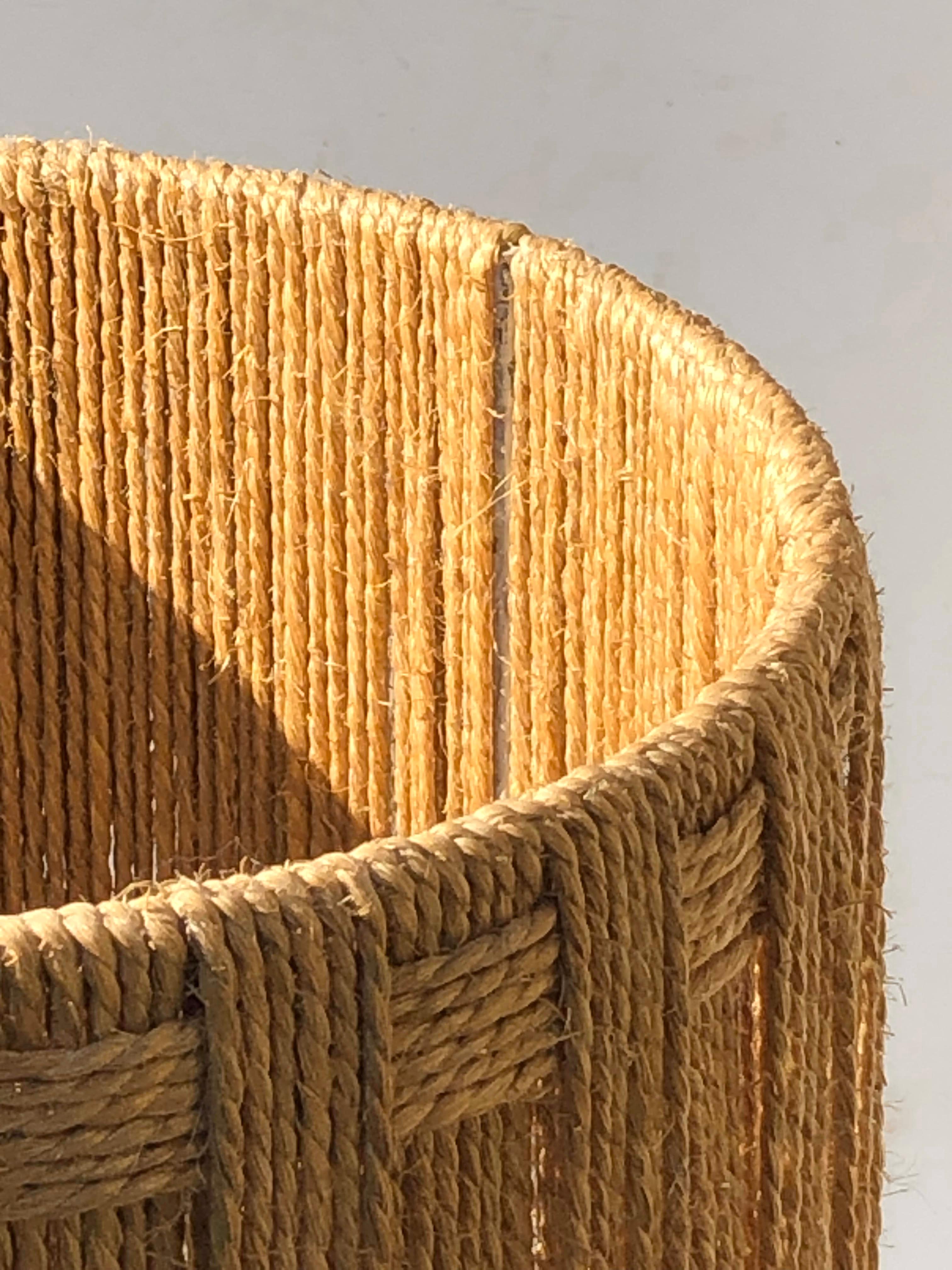 Una escultural LÁMPARA DE MESA DE MADERA RÚSTICA BRUTALISTA DE MEDIO SIGLO,  Francia 1970 finales del siglo XX en venta