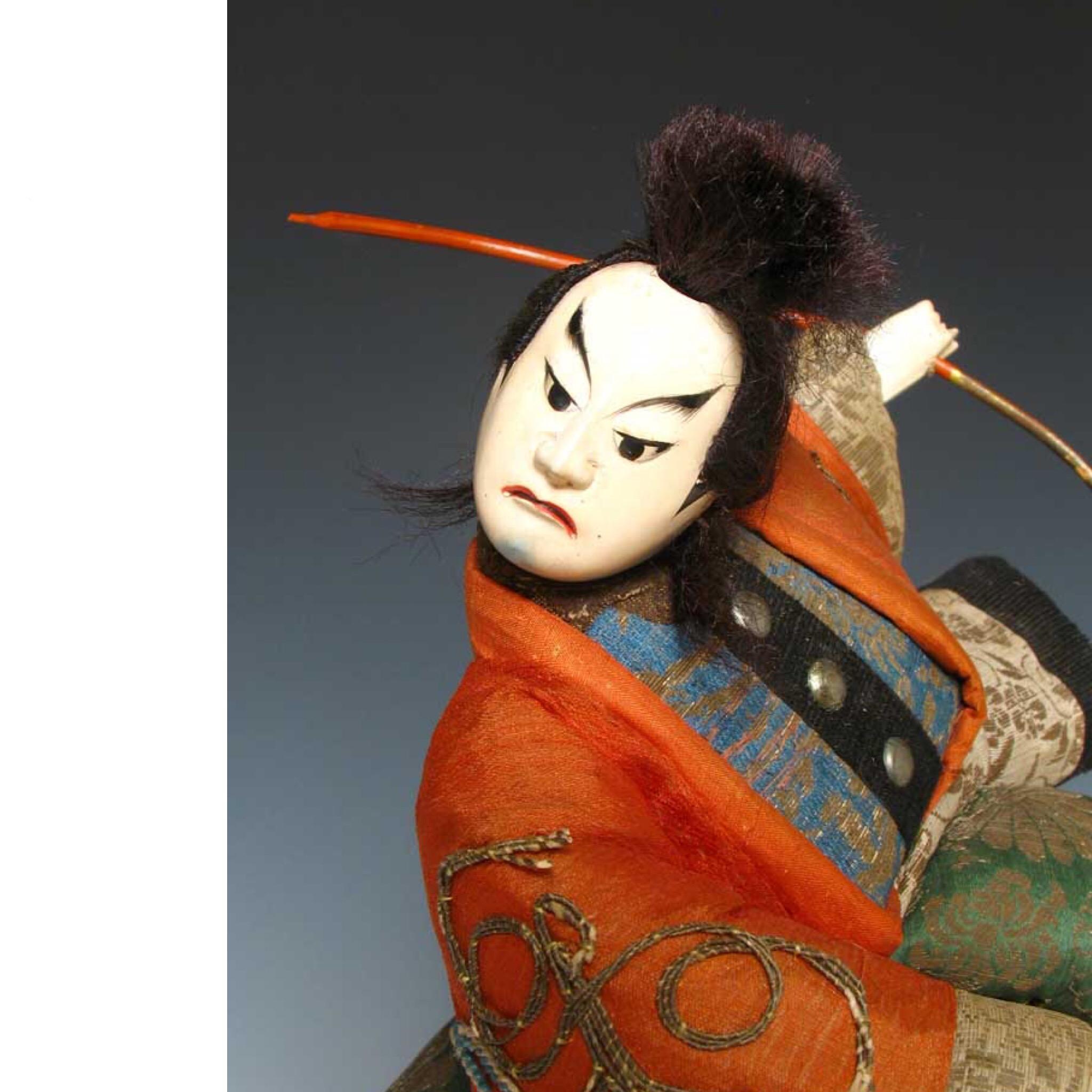 Hand-Crafted Sculptural Pair of Kabuki Actors on Stage For Sale
