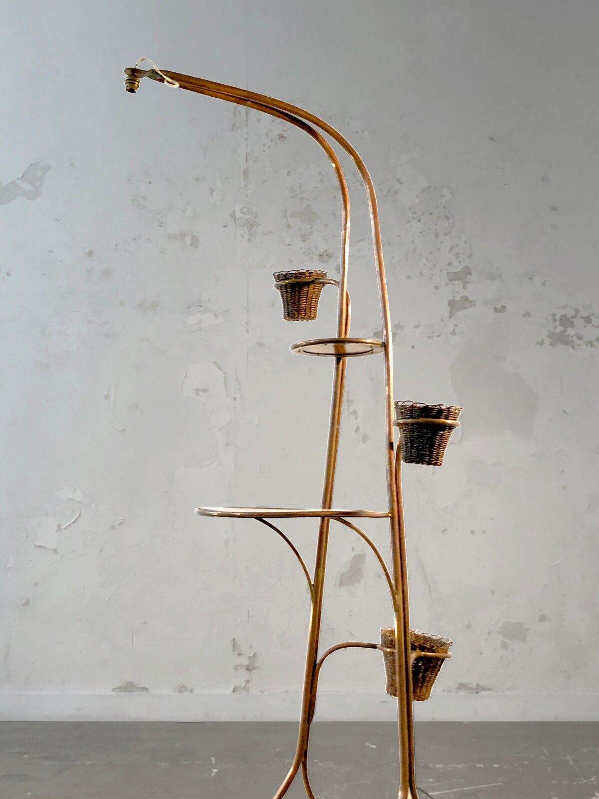 Brass A SPECTACULAR SCULPTURAL MID-CENTURY-MODERN FREE-FORM FLOOR LAMP, France 1950 For Sale