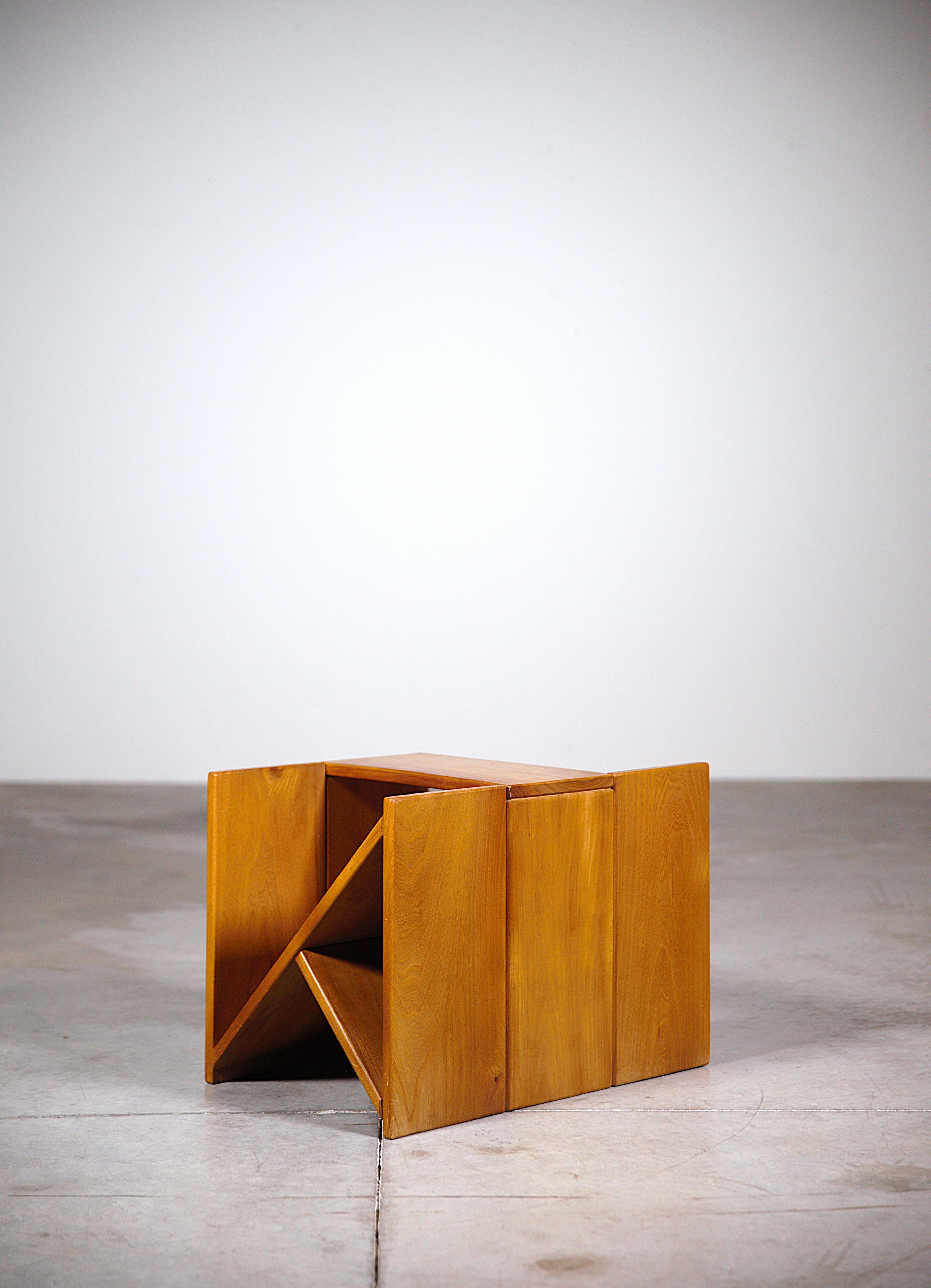 Mesa auxiliar escultórica de Alain Ladroit para Maison Regain Francia Años 80

Atractivo diseño constructivista.

En elmwood.

Hermosa artesanía, como cabe esperar de Maison Regain.

En buen estado