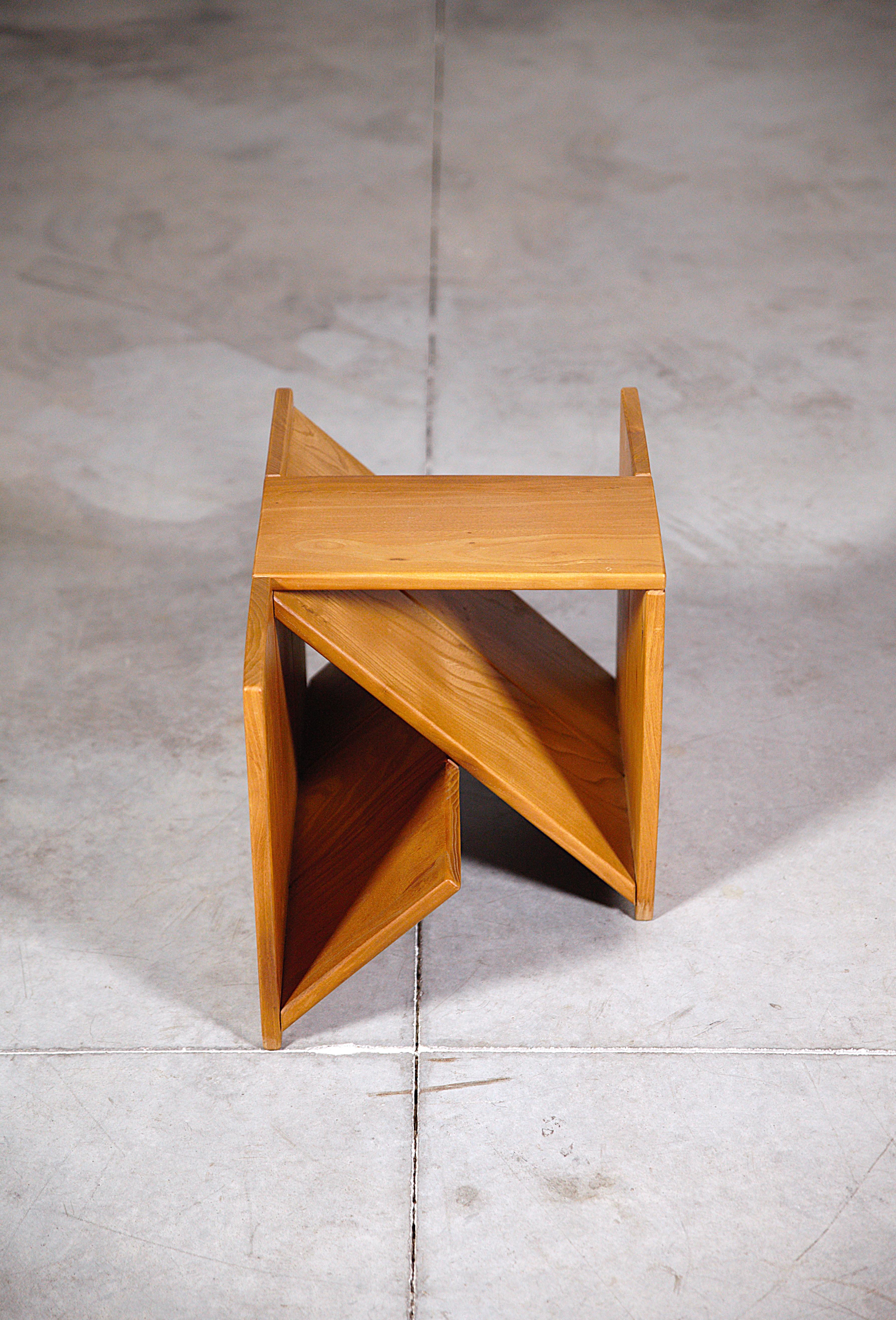 Mesa auxiliar escultórica de Alain Ladroit para Maison Regain Francia Años 80 en venta 3