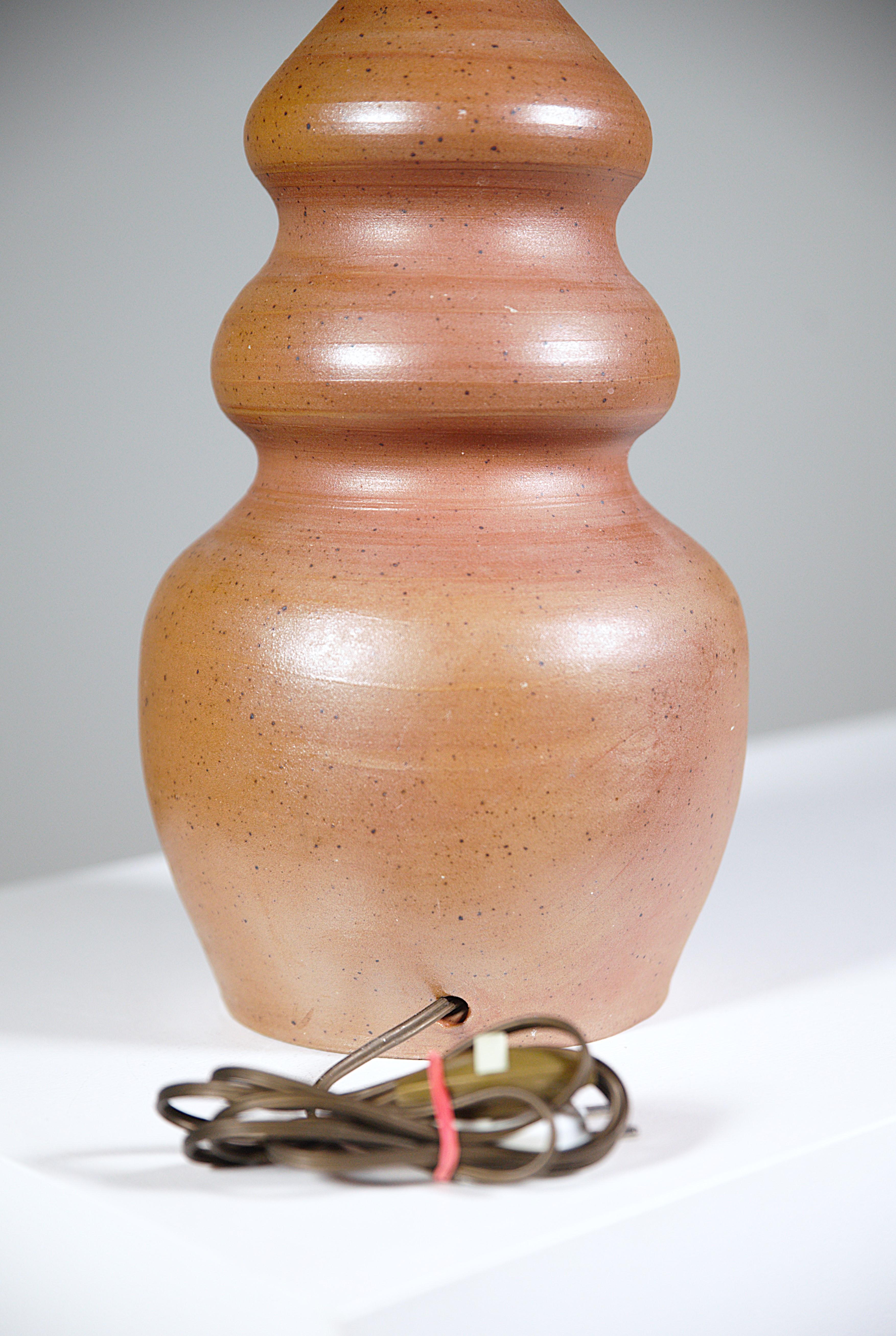 A Sculptural Stoneware Lamp France 1970 In Good Condition For Sale In HYÈRES, FR