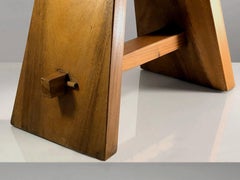 Uno sgabello scultoreo in stile RUSTICO MID-CENTURY-MODERN, Pierre Chapo, Francia 1950