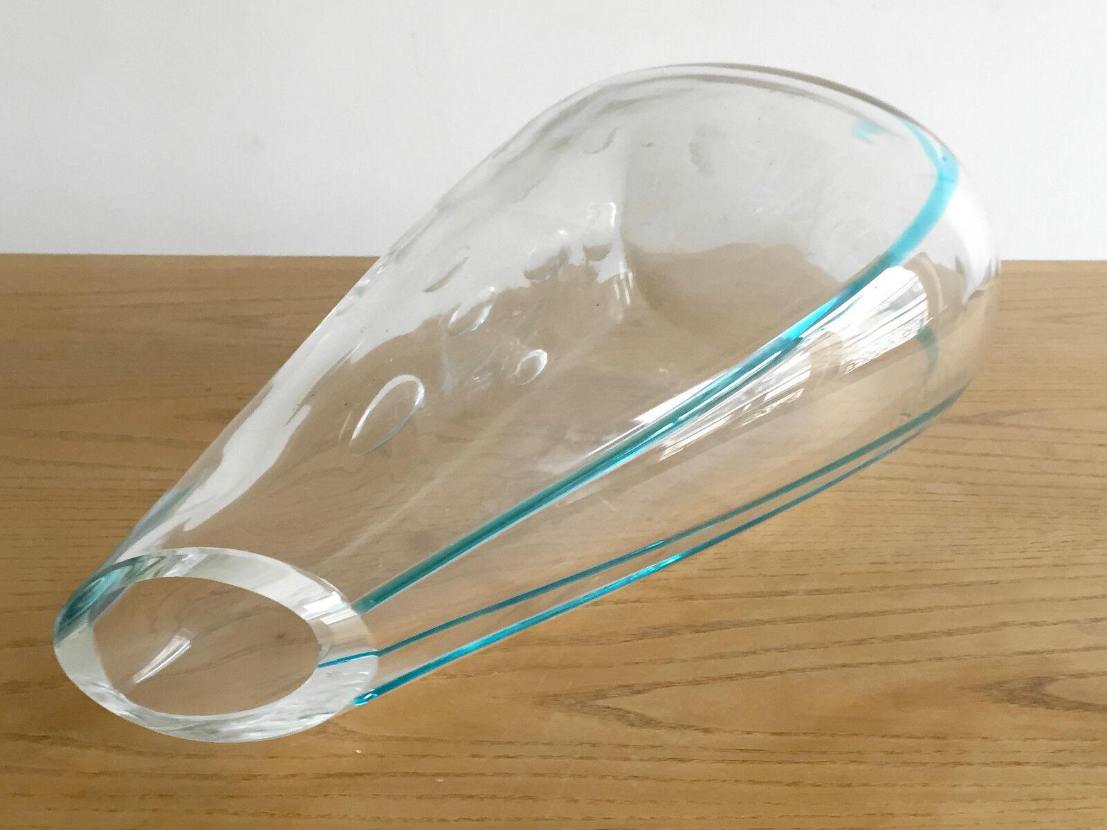 A Sculptural Transparent BLOWN GLASS VASE, VENINI, MURANO, ITALY 1980-1990 For Sale 3