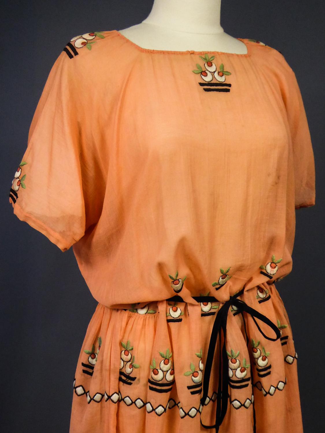 A Seaside Embroidered Cotton Dress in the style of Atelier Martine Circa 1920 For Sale 2