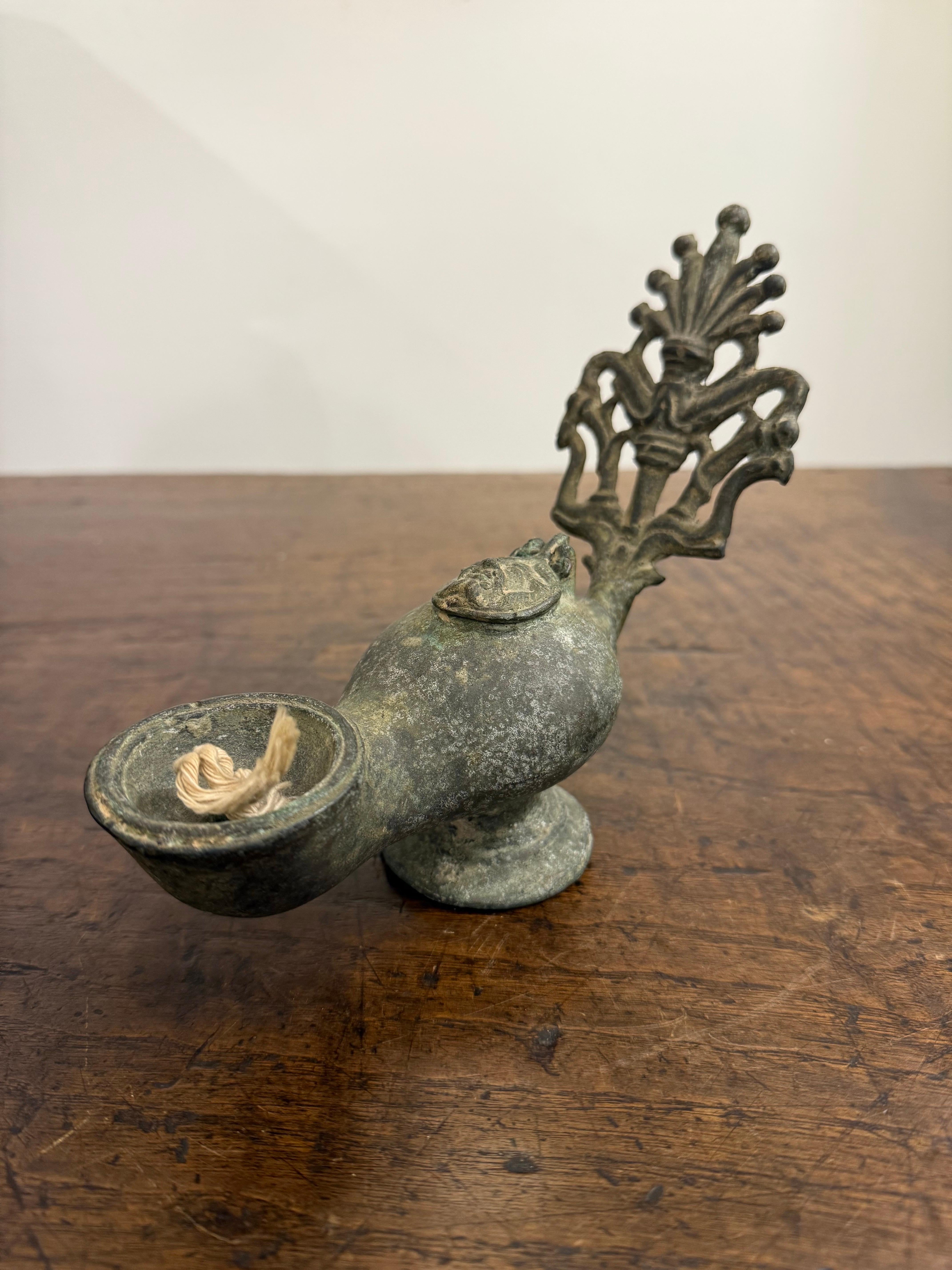 Medievale Lampada a olio in bronzo selgiuchide, 12/13° secolo in vendita