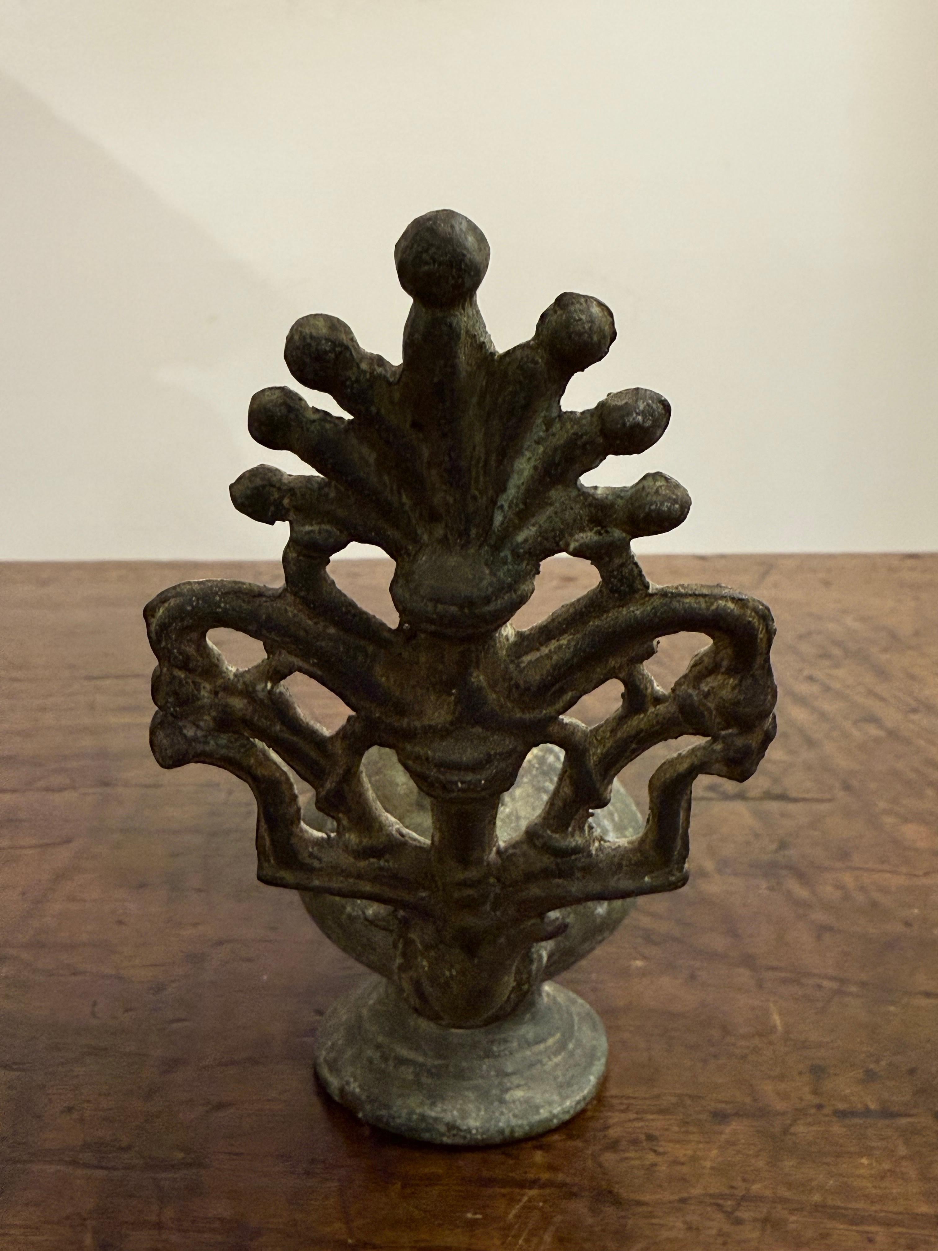 Bronzo Lampada a olio in bronzo selgiuchide, 12/13° secolo in vendita