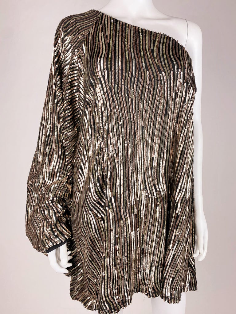 A Sequin top or mini-dress with bat handle For a Party - France Circa 1980 For Sale 4