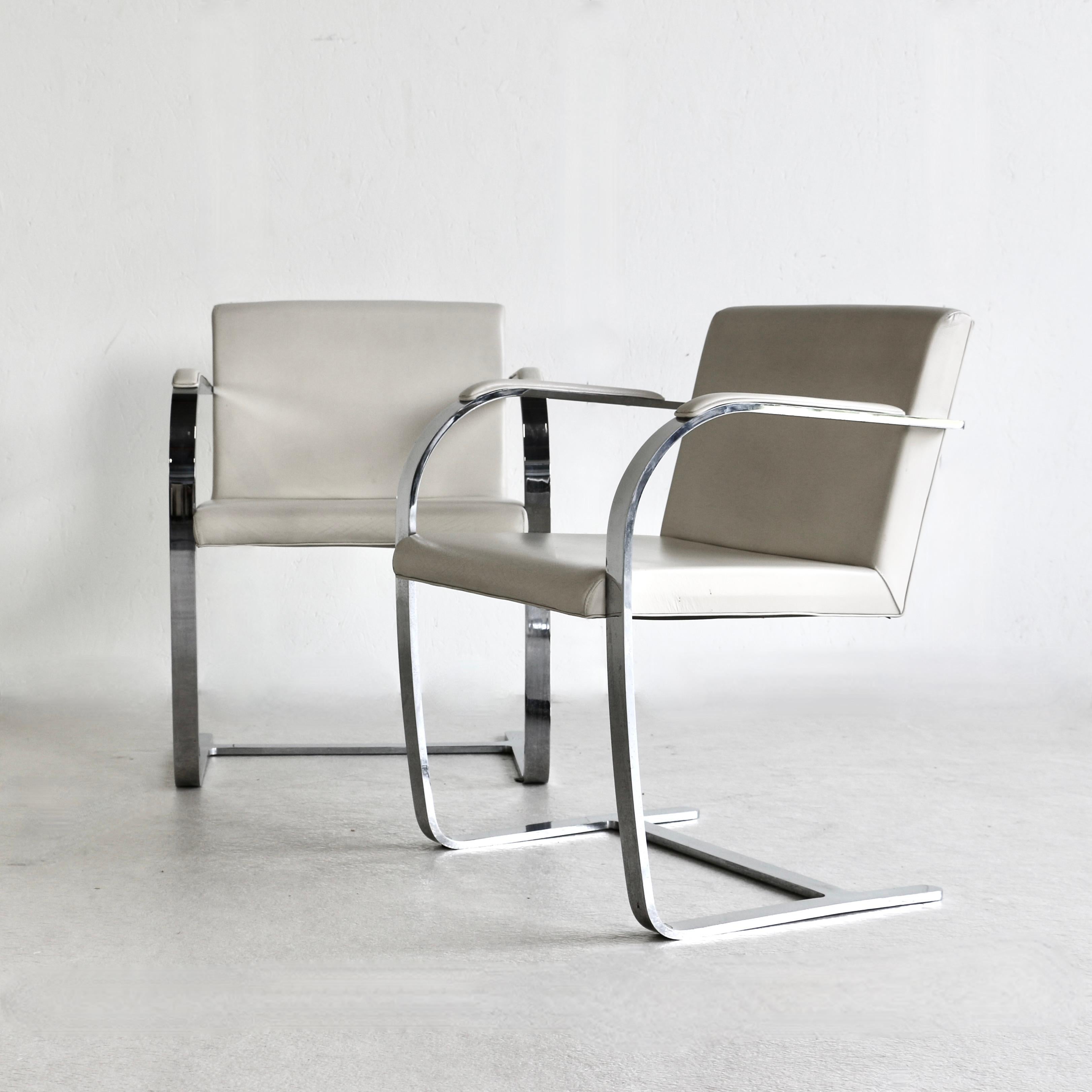 A series of eight BRNO armchairs by Mies Van Der Rohe, Knoll USA edition 1980s. In Good Condition For Sale In VILLERS-SUR-MER, FR