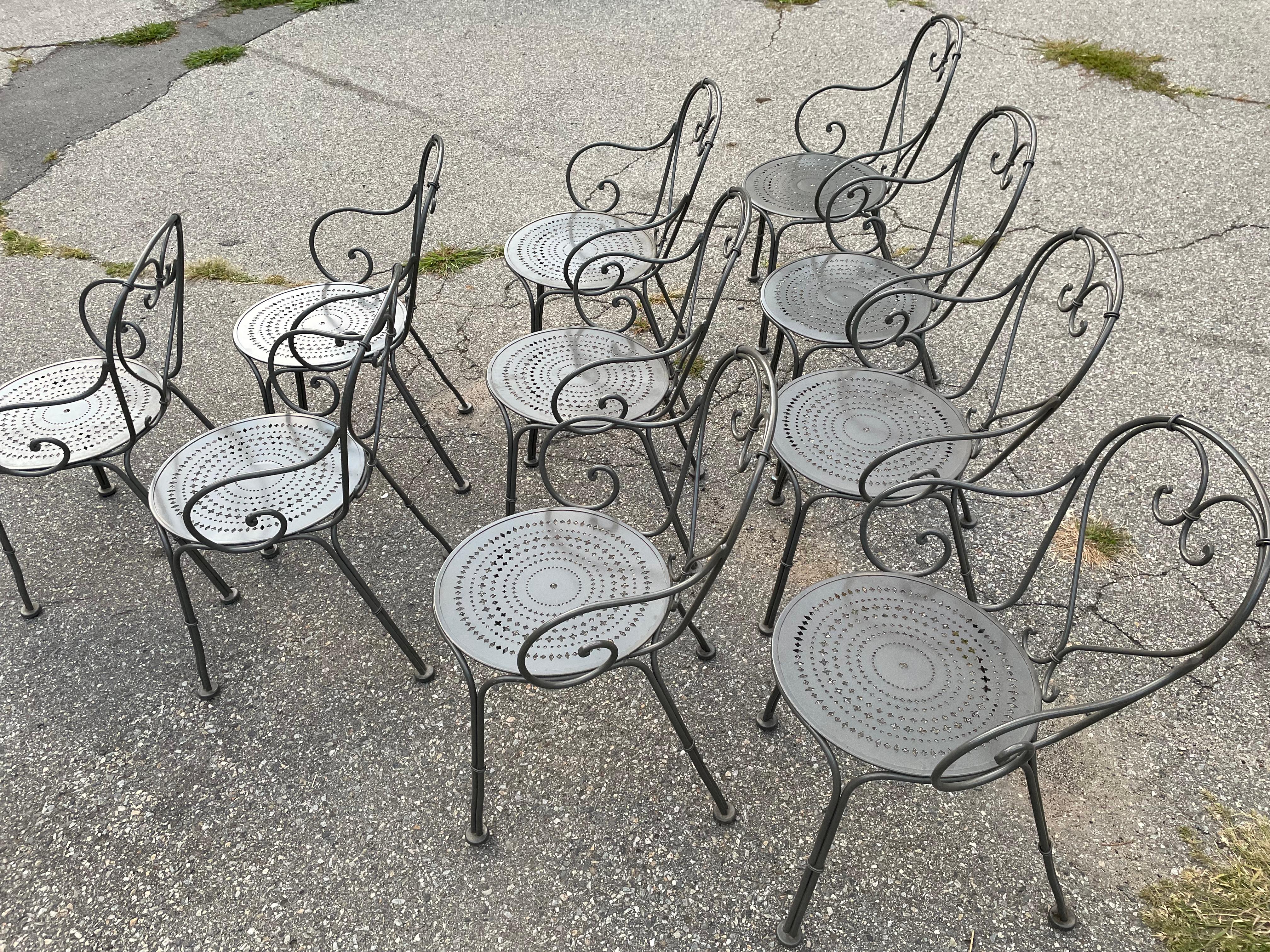 A Set 10 of Woodard Wrought Iron Dining Seating In Good Condition For Sale In Cumberland, RI