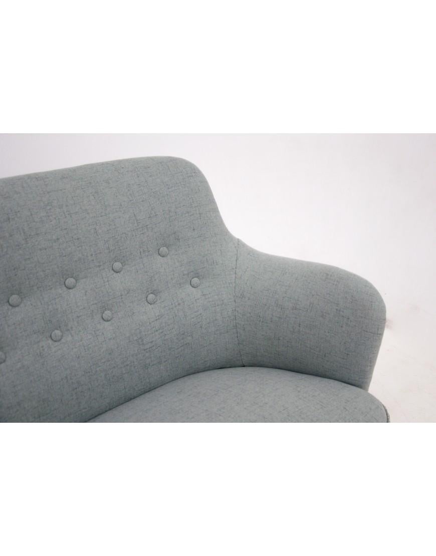 Noyer Ensemble - un canapé et un fauteuil, conçu par Carl Malmsten, Suède, années 1950.  en vente