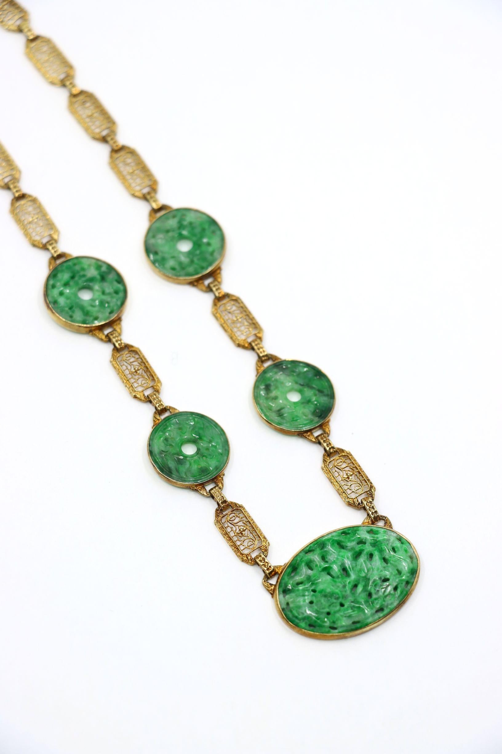 Ein Satz im chinesischen Stil 14K Gold Jade eingraviert  Halskette und Armband im Angebot 1