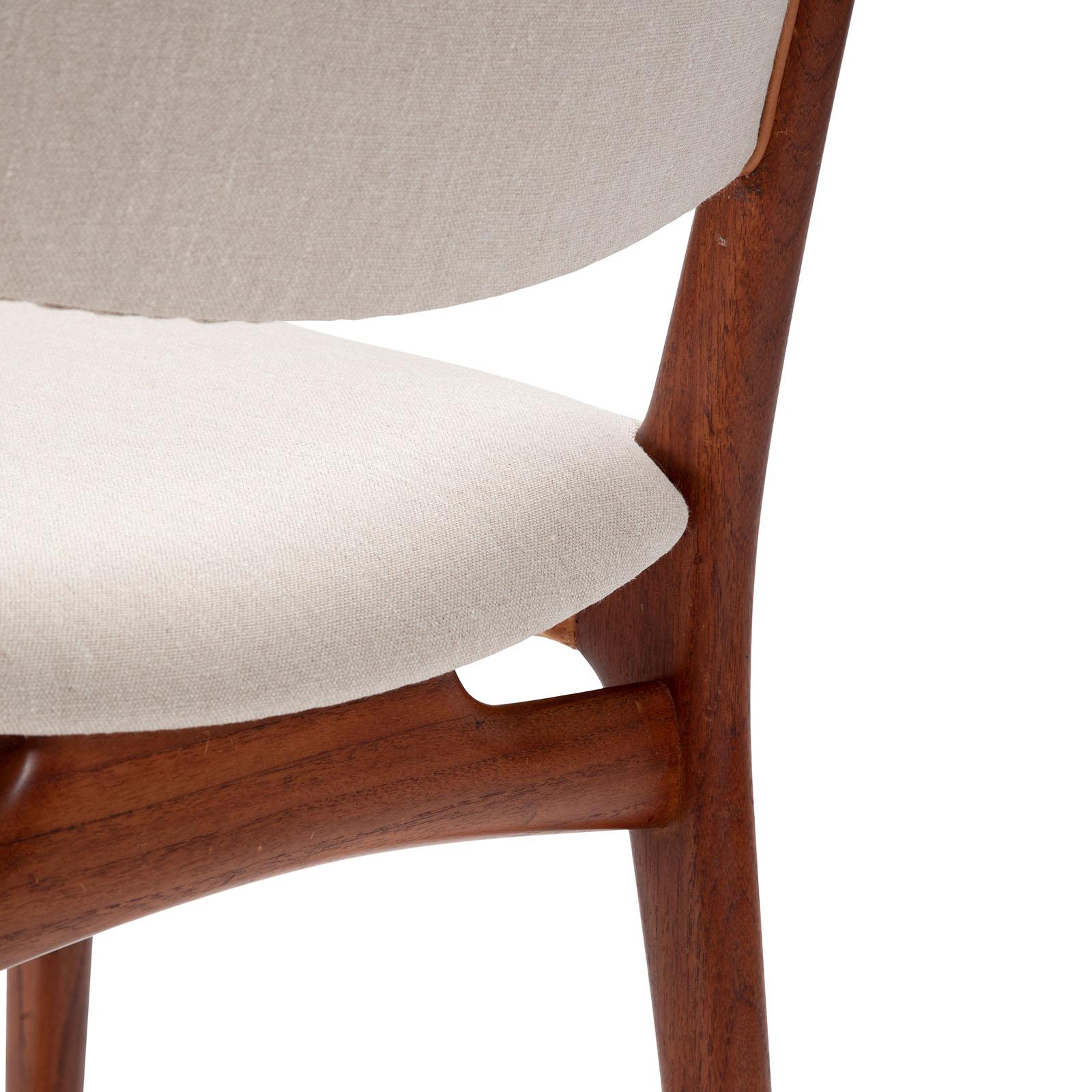 Linen Set of 10 Chairs by Hans Wegner, Made by Cabinetmaker Johannes Hansen For Sale