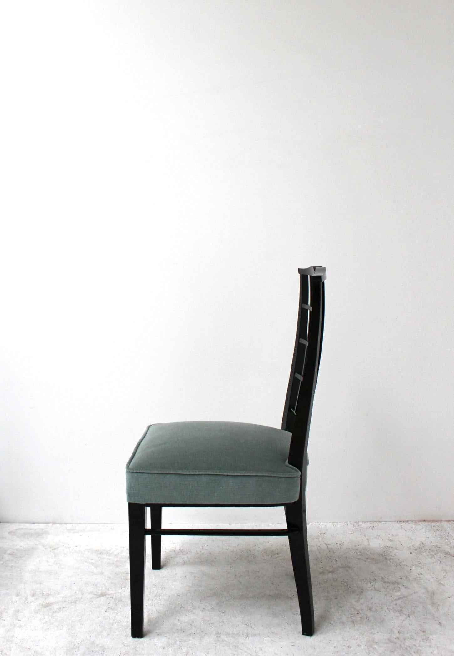 Set von 10 schwarz lackierten französischen Art-Déco-Stühlen von Dominique (Obstholz) im Angebot